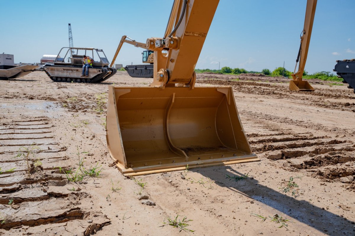 Caterpillar 2020 Excavator - 3,817 Hours | Heavy Duty Construction Equipment for Digging & Demolition | Perfect for Commercial Construction Sites & Landscaping Projects
