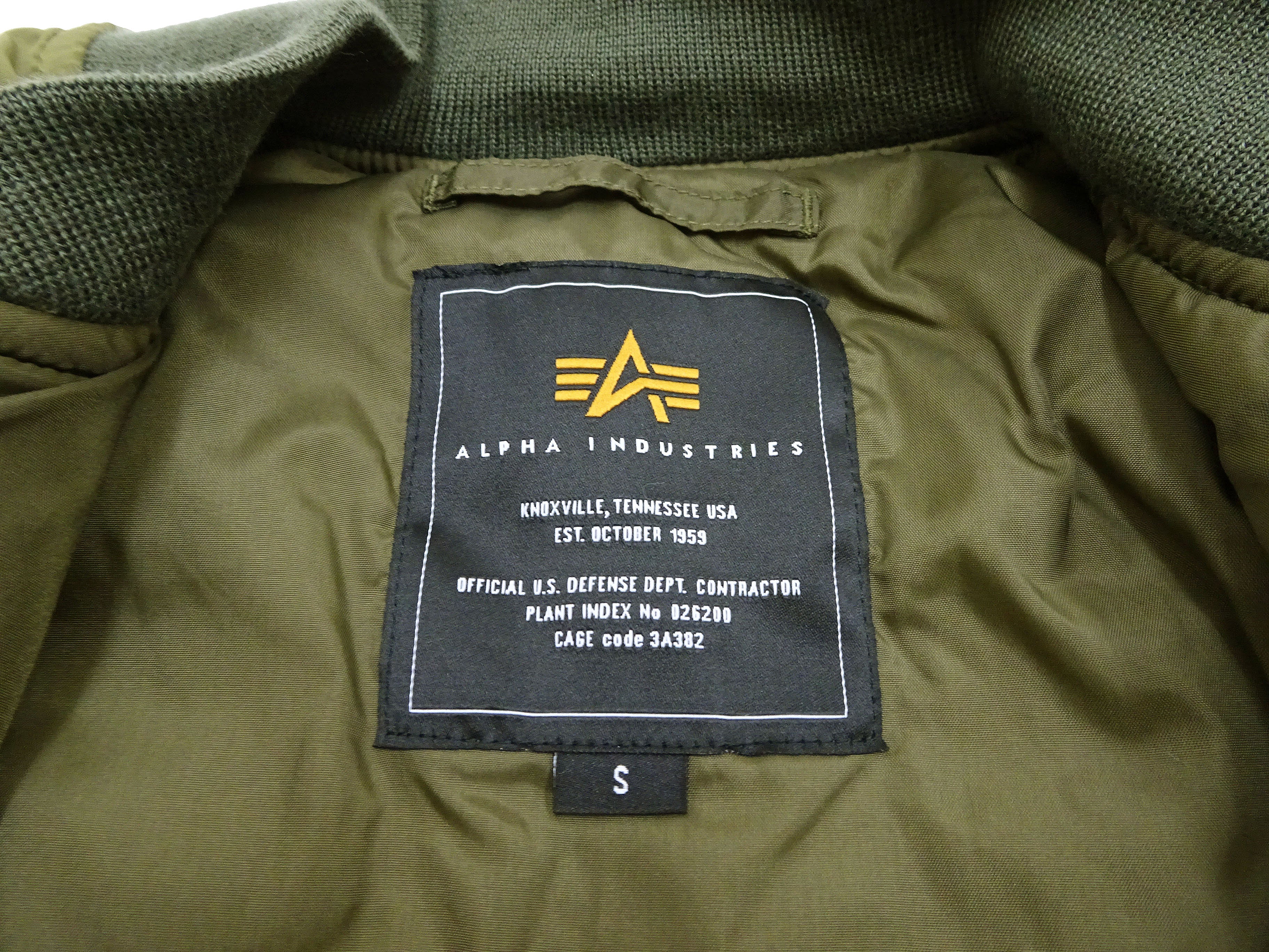 Alpha Industries Lightweight MA-1 Bomber Jacket for Men - Updated MA1 Flight Jacket in Olive Green | Casual Outerwear for Everyday Wear & Street Style