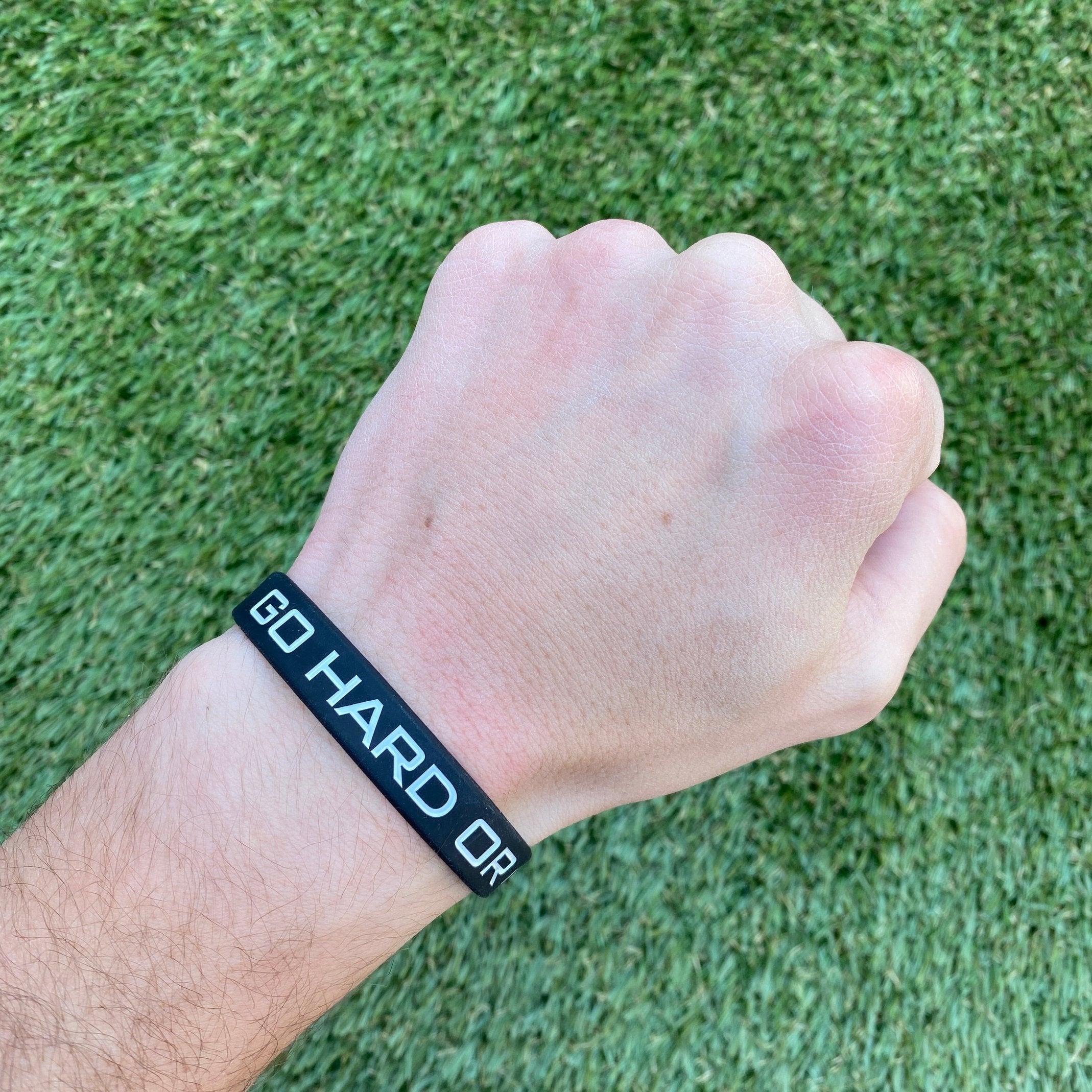 GO HARD OR GO HOME Motivational Wristband - Inspirational Silicone Bracelet for Workouts, Sports & Daily Motivation