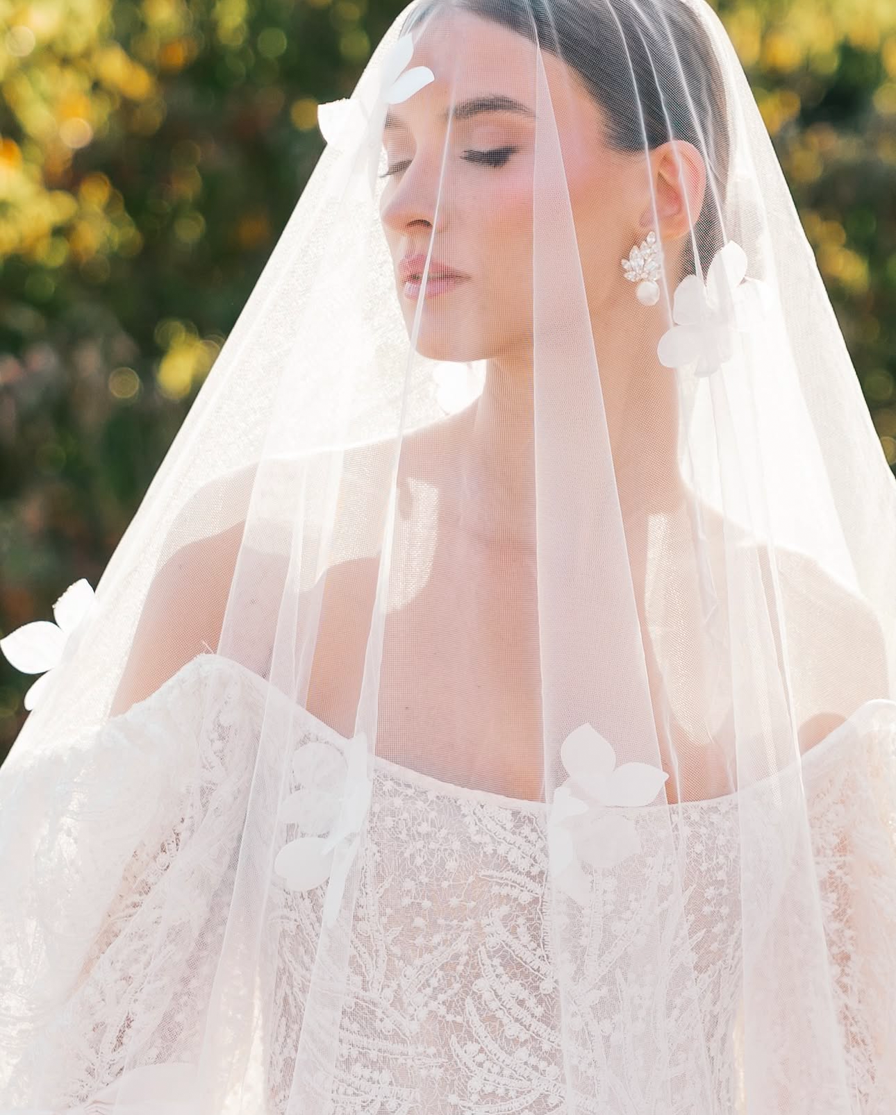 CONTESSA 3D Floral Cathedral Veil - Elegant Wedding Veil with 3D Floral Embroidery for Brides | Perfect for Church Weddings & Formal Ceremonies