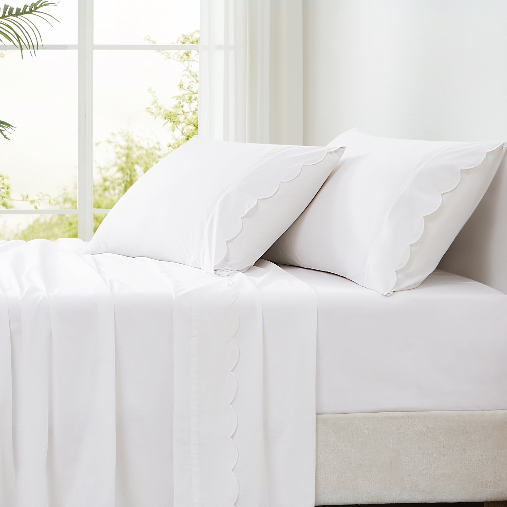 Coastal Chic Scalloped Edge Cotton Sheet Set - Soft & Breathable Bedding for Beach House, Guest Room & Master Bedroom - Perfect for Summer Nights & Coastal Decor