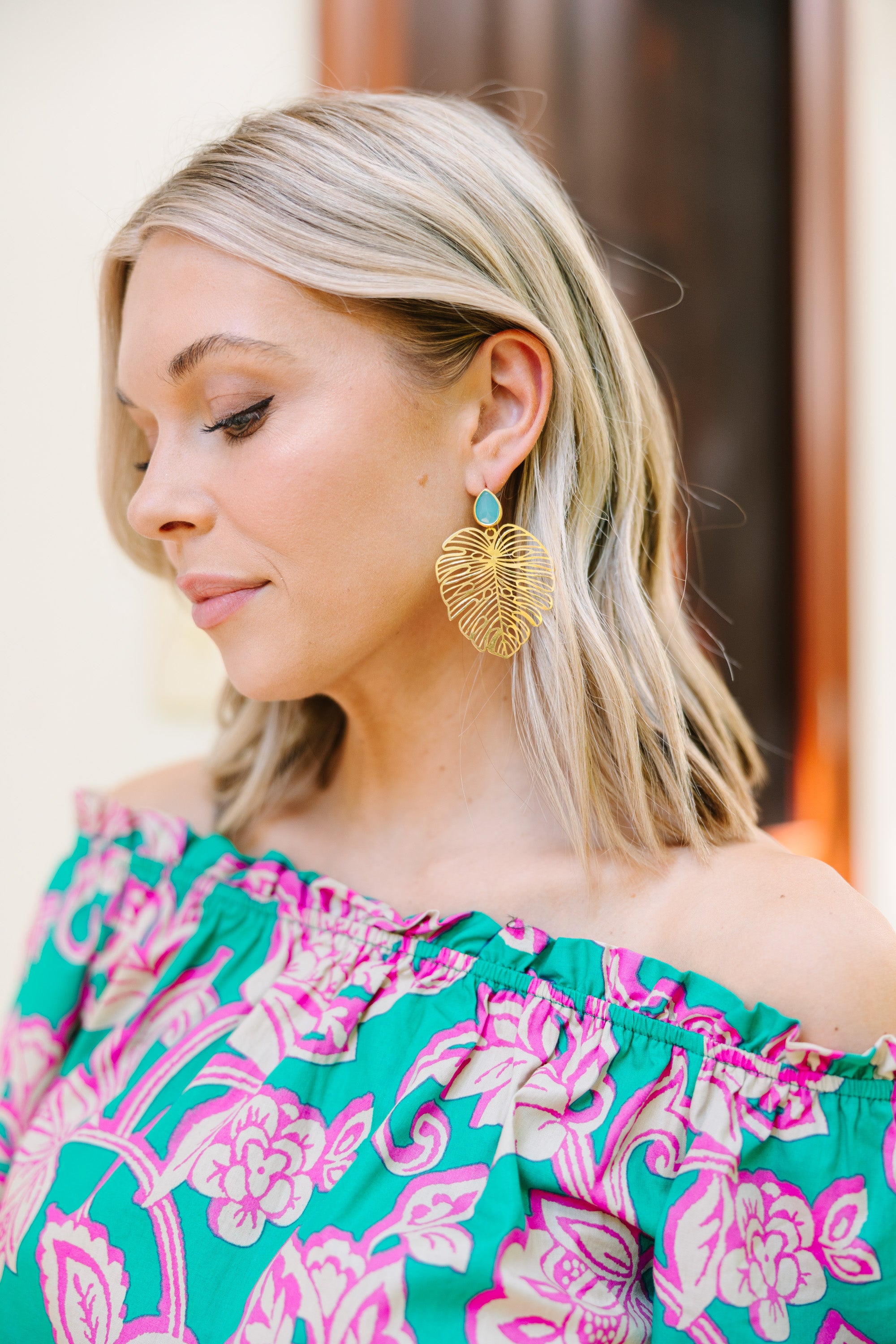 Find Me Under The Palms Leaf Earrings - Tropical Dangle Earrings for Women, Boho Beach Jewelry - Perfect for Vacation, Summer Parties & Beach Weddings