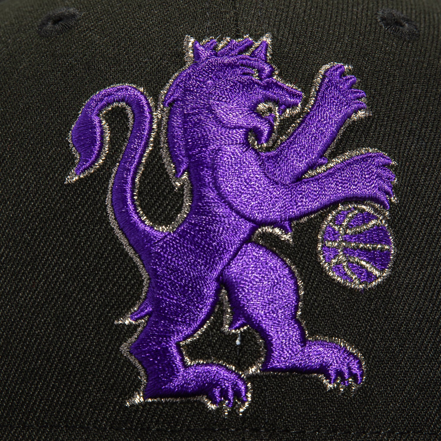 New Era 59Fifty Sacramento Kings 40th Anniversary Patch Snapback Hat - Black & Purple NBA Basketball Cap for Men - Perfect for Games, Collecting & Streetwear Fashion