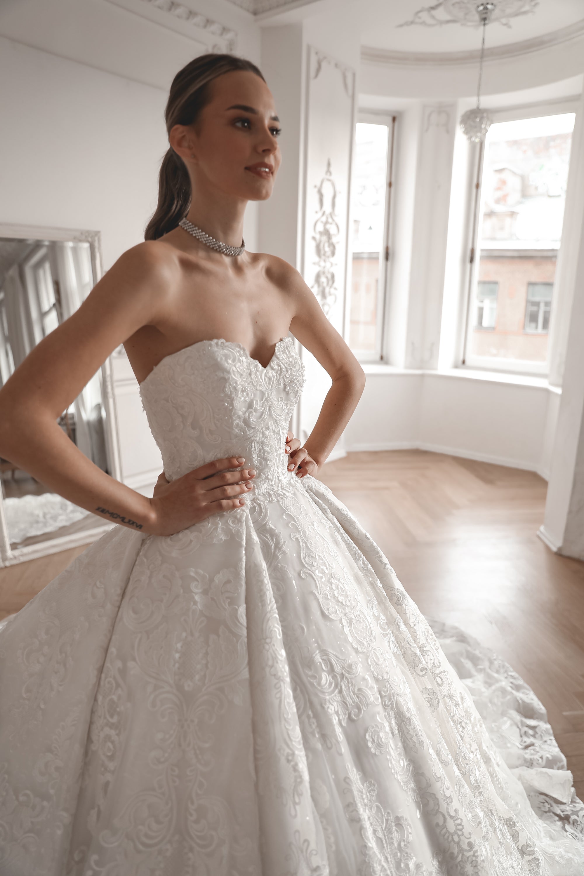 Elegant Lace Ball Gown for Women - Formal Evening Gowns & Prom Dresses - Perfect for Weddings, Galas, and Special Occasions