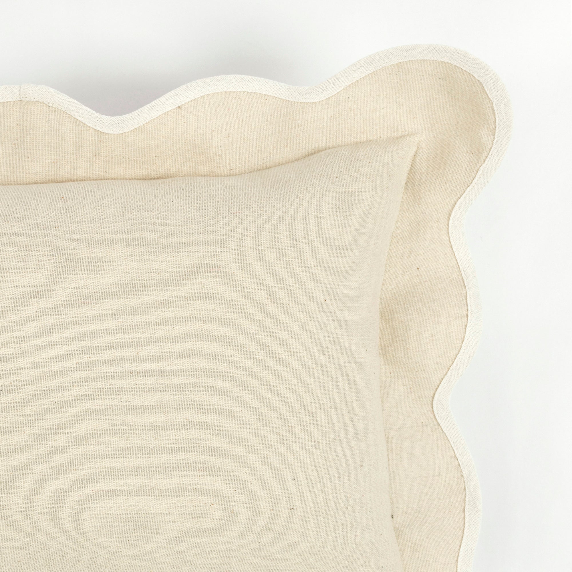 Coastal Chic Scalloped Edge Throw Pillow Cover - Decorative Cushion Case for Beach House, Boho Bedroom & Farmhouse Decor