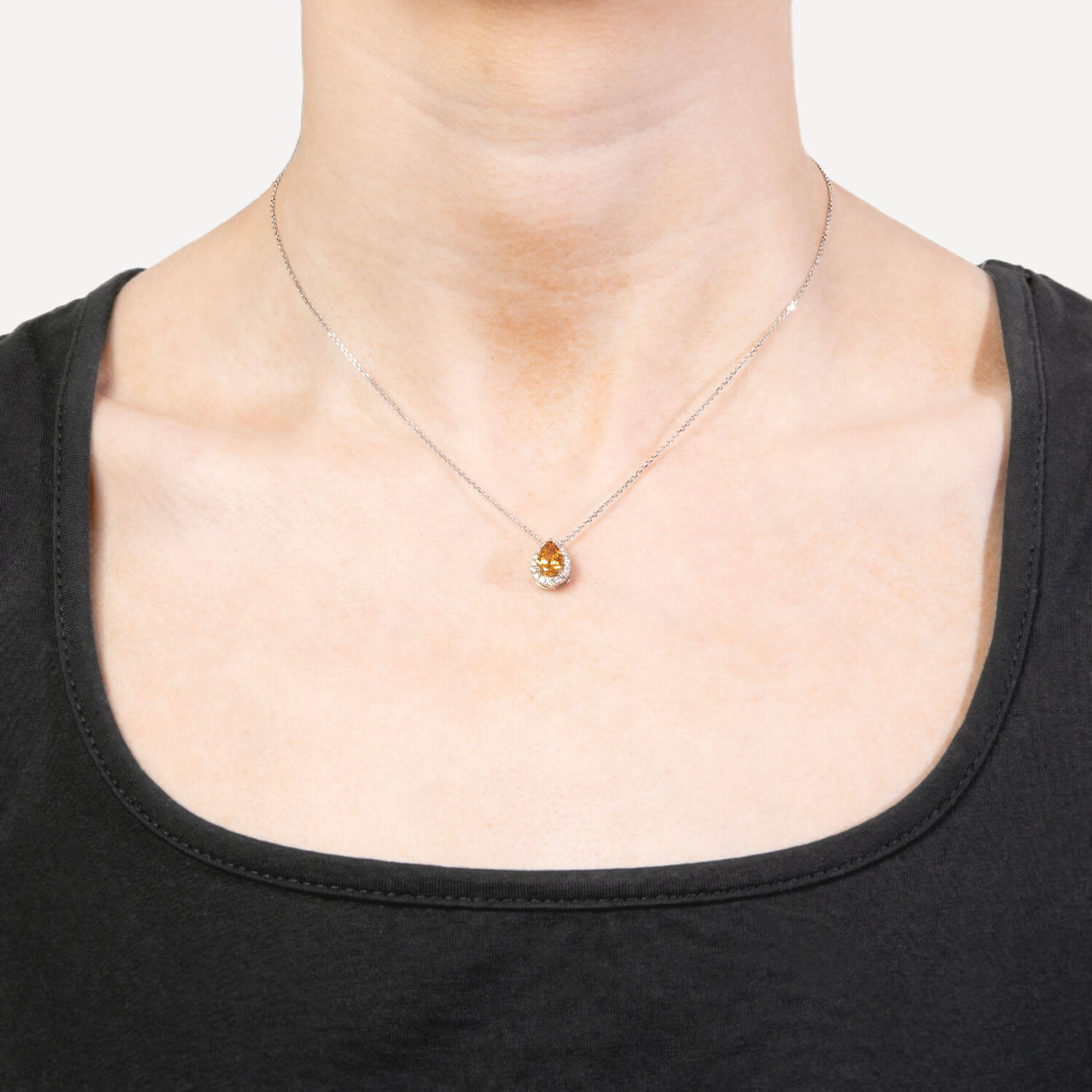 18K Gold Diamond Halo Pendant Necklace for Women - Elegant Jewelry Gift for Anniversary, Valentine's Day & Special Occasions