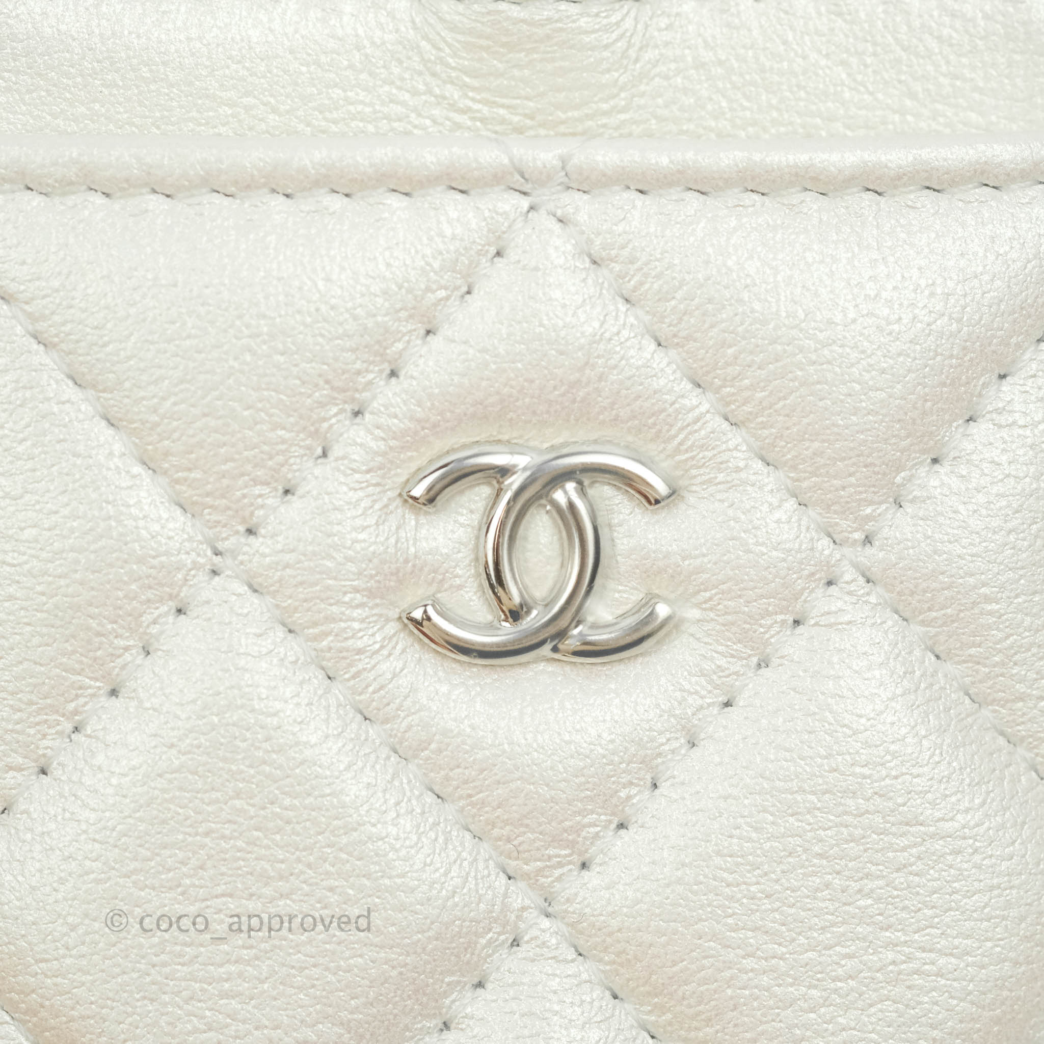 Chanel Classic Flap Card Holder Iridescent White Lambskin Silver Hardware - Luxury Compact Wallet for Everyday Use & Special Occasions
