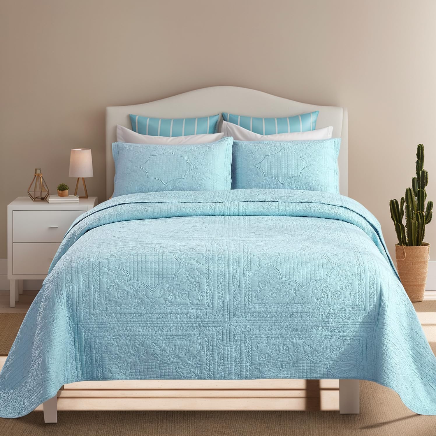 Brandmream Queen Size Luxury Farmhouse Quilt Set - Vintage Blue Cotton Bedding Coverlet with Quilted Design (90x98 Inches) for Cozy Bedroom Decor, Guest Room & Farmhouse Style Home