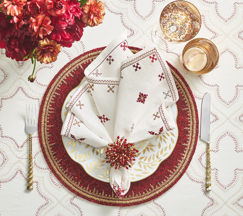 Elegant Napkin Rings Set of 4 - Premium Stainless Steel Tableware Accessories for Wedding, Party & Holiday Dining Decor