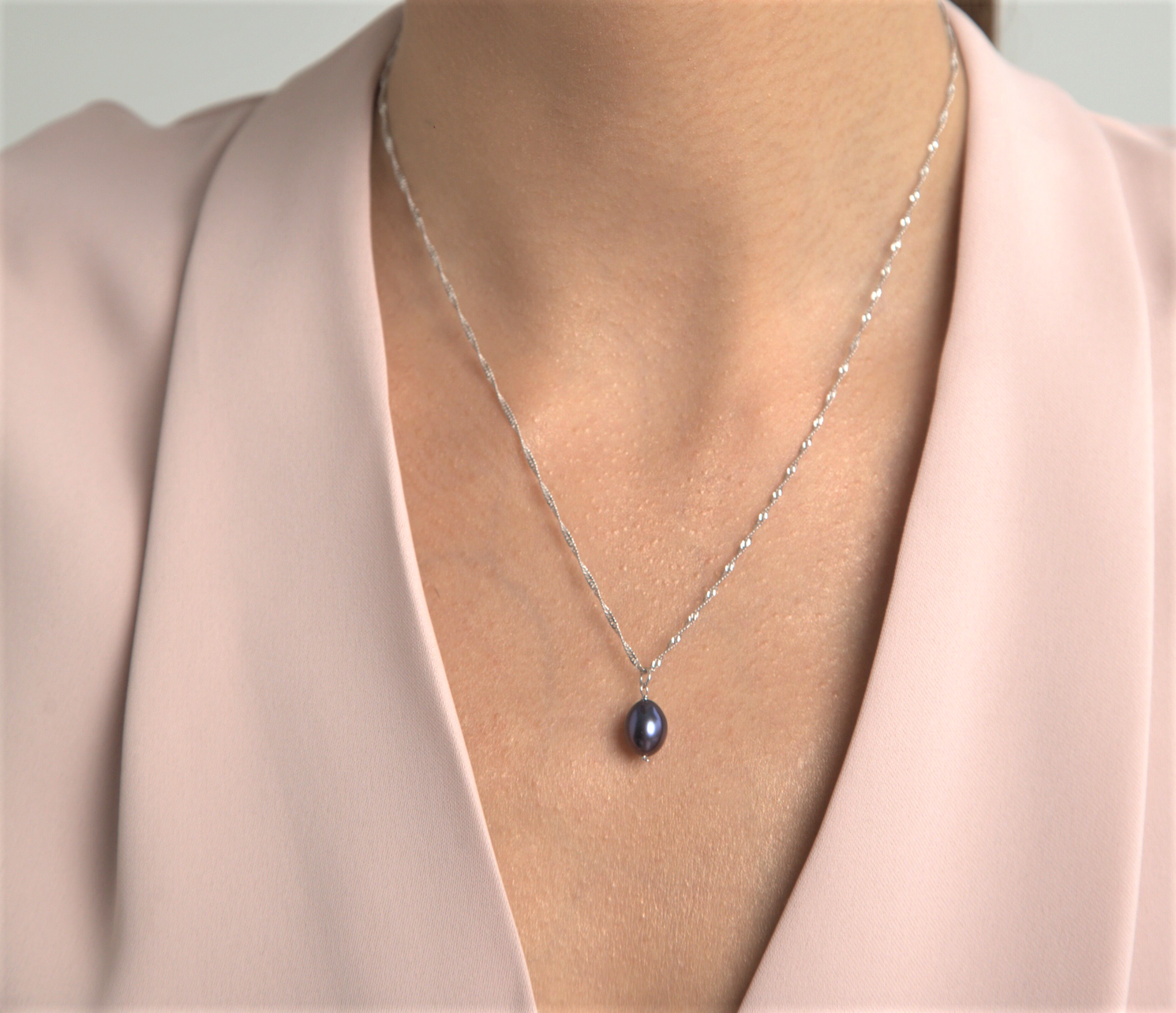 Elegant Teardrop Pearl Necklace for Women - Classic White Freshwater Pearl Pendant Jewelry Gift for Wedding, Anniversary & Special Occasions
