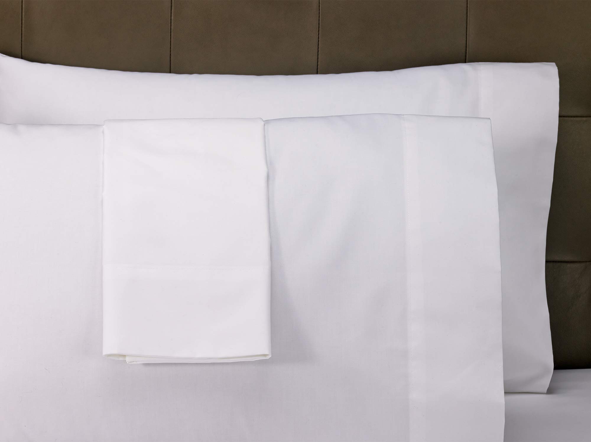 Premium Marriott Signature Pillowcases - Ultra Soft & Breathable Cotton Blend Pillowcase Set of 2 (Queen Size) for Luxury Hotels & Home Bedding Comfort