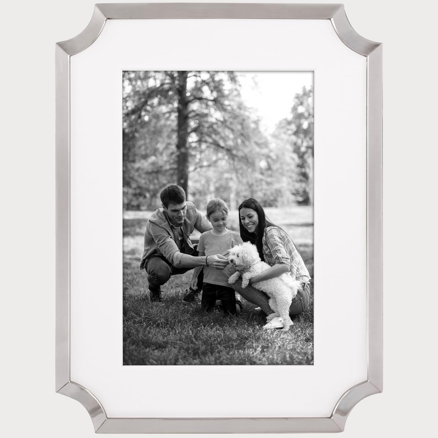 4x6 Siena Cast Metal Scalloped Picture Frame with Mat - Tarnish Resistant Silver Finish | Perfect for End Tables, Credenzas, Shelves & Nightstands | Home Decor, Wedding Photos, Office Display
