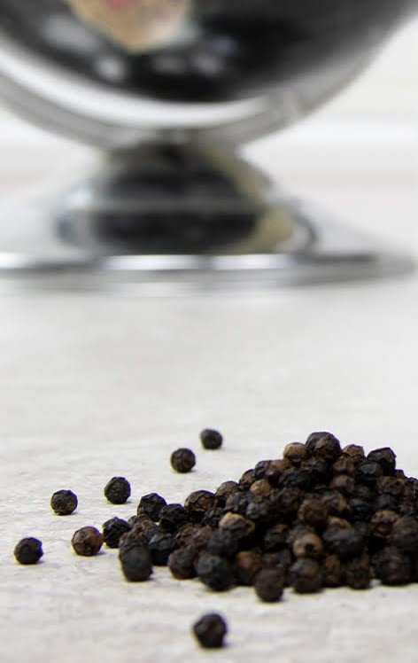Organic Peppercorn Blend Grinder - Watkins Premium 2.4oz Fresh Ground Pepper for Steak, Pasta & Salads - Gourmet Kitchen Spice Grinder