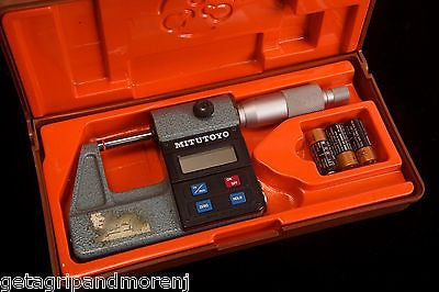 MITUTOYO 293-301 0-1/0 25mm Digital Micrometer with .0001/0.001mm Graduation - Precision Measuring Tool for Machining, Engineering & Quality Control