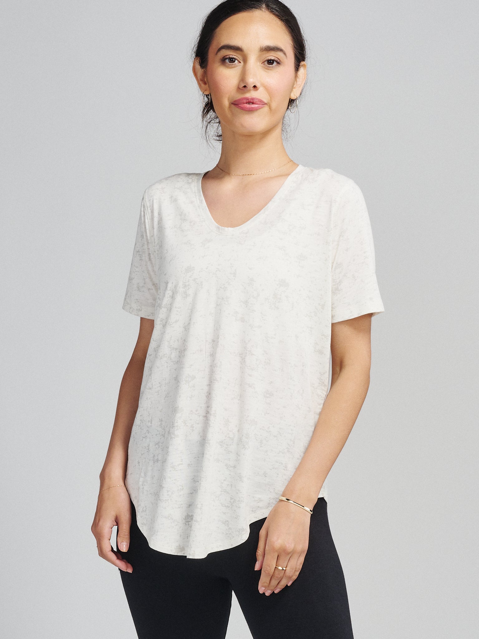 Longline T-Shirt for Men - Slim Fit Casual Tee for Streetwear & Layering | Perfect for Everyday Wear, Gym, and Outfits