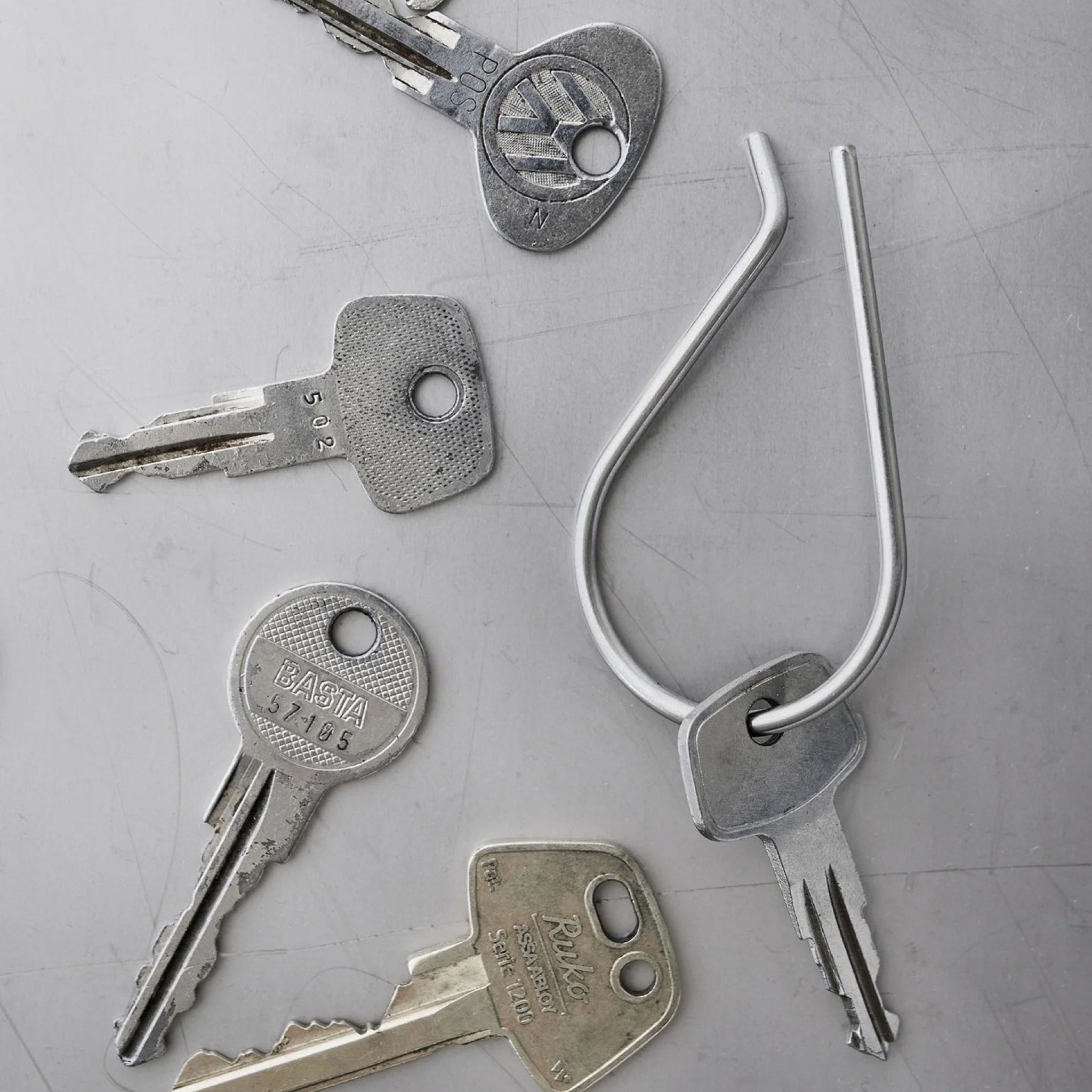 Premium MOEBE Stainless Steel Keyring - 3.8cm (1.5 Inch) Durable Metal Key Chain for Home, Office & Travel Essentials