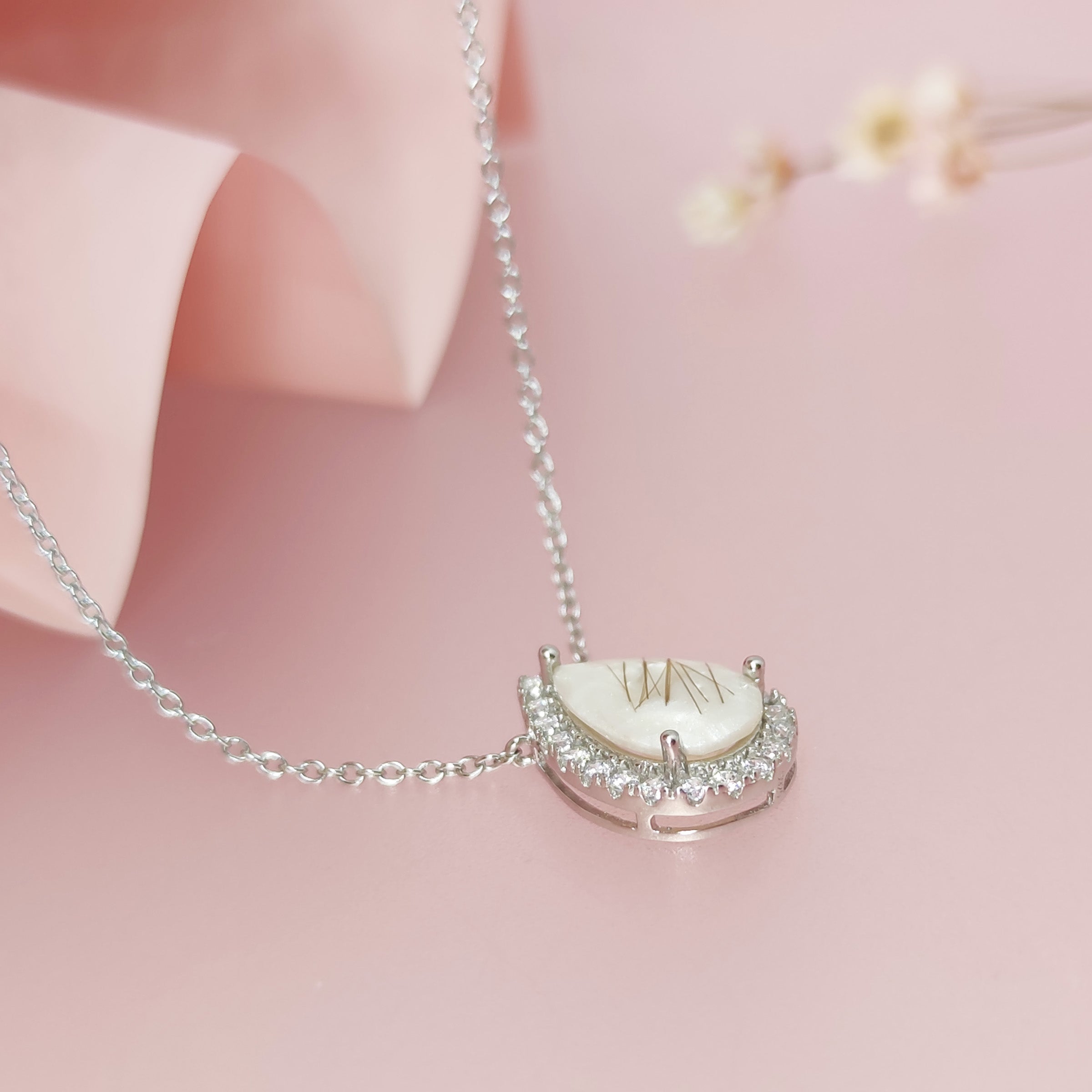 Solid Gold Teardrop Halo Necklace with Hair/Fur Keepsake - Elegant Memorial Jewelry for Ashes, Pet Fur or Loved One's Hair - Perfect for Gifts, Remembrance & Special Occasions