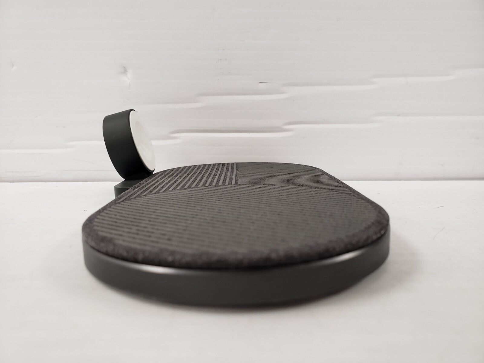 Native Union DROPXLW01 Fast Wireless Charger - Qi-Certified 15W Charging Pad for iPhone 14/13/12, Samsung Galaxy S23/S22 - Perfect for Home, Office & Nightstand Charging