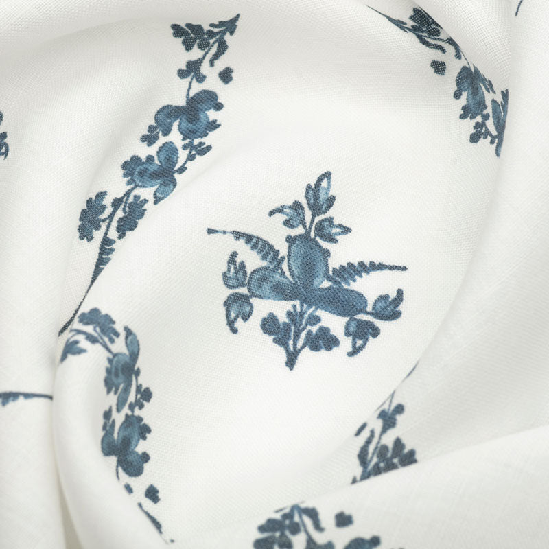 Trifolium Wreath Linen / Midnight on Ivory - Elegant Home Decor for Wall, Door & Seasonal Celebrations
