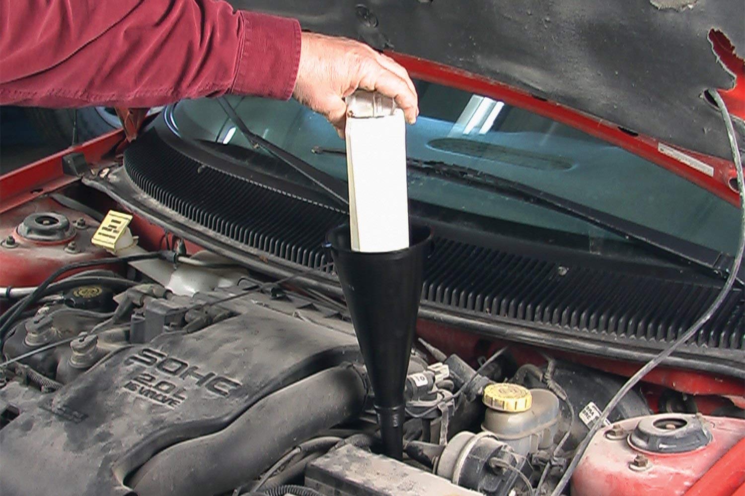 Lisle 19802 Threaded Oil & Transmission Funnel - Universal Fit for Cars, Trucks & Motorcycles - Easy Fill for Engine Oil, Transmission Fluid & Coolant - Durable Automotive Funnel for DIY Mechanics & Professional Use