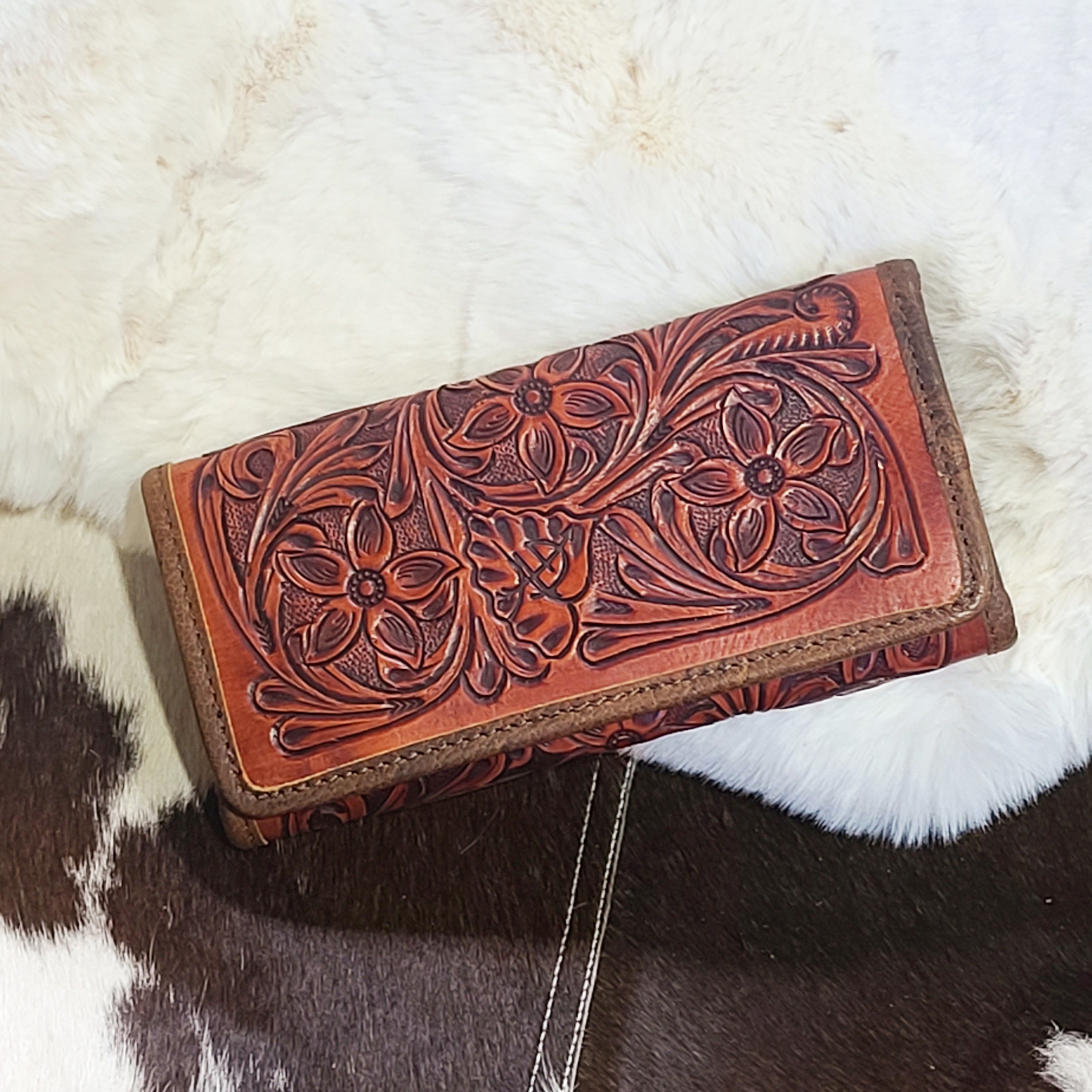 American Darling Genuine Leather Tooled Wallet for Men & Women - Western Style Bifold Wallet with Card Slots & ID Window - Perfect for Everyday Use, Travel & Gifting