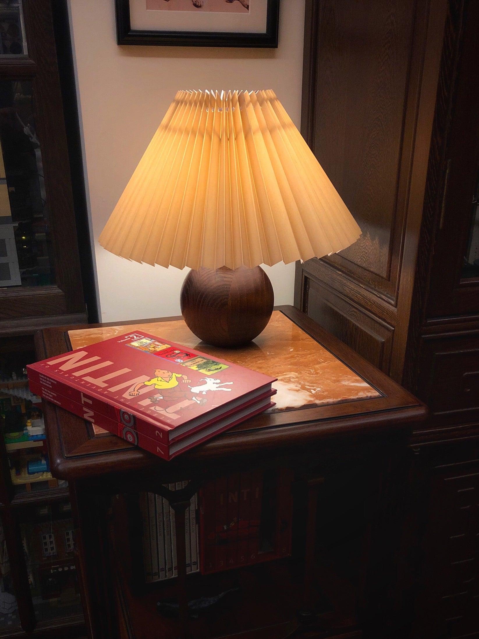 Modern Wooden Pleated Table Lamp - Handcrafted Natural Wood Nightstand Light for Bedroom, Living Room & Office - Warm Ambient Lighting for Home Decor