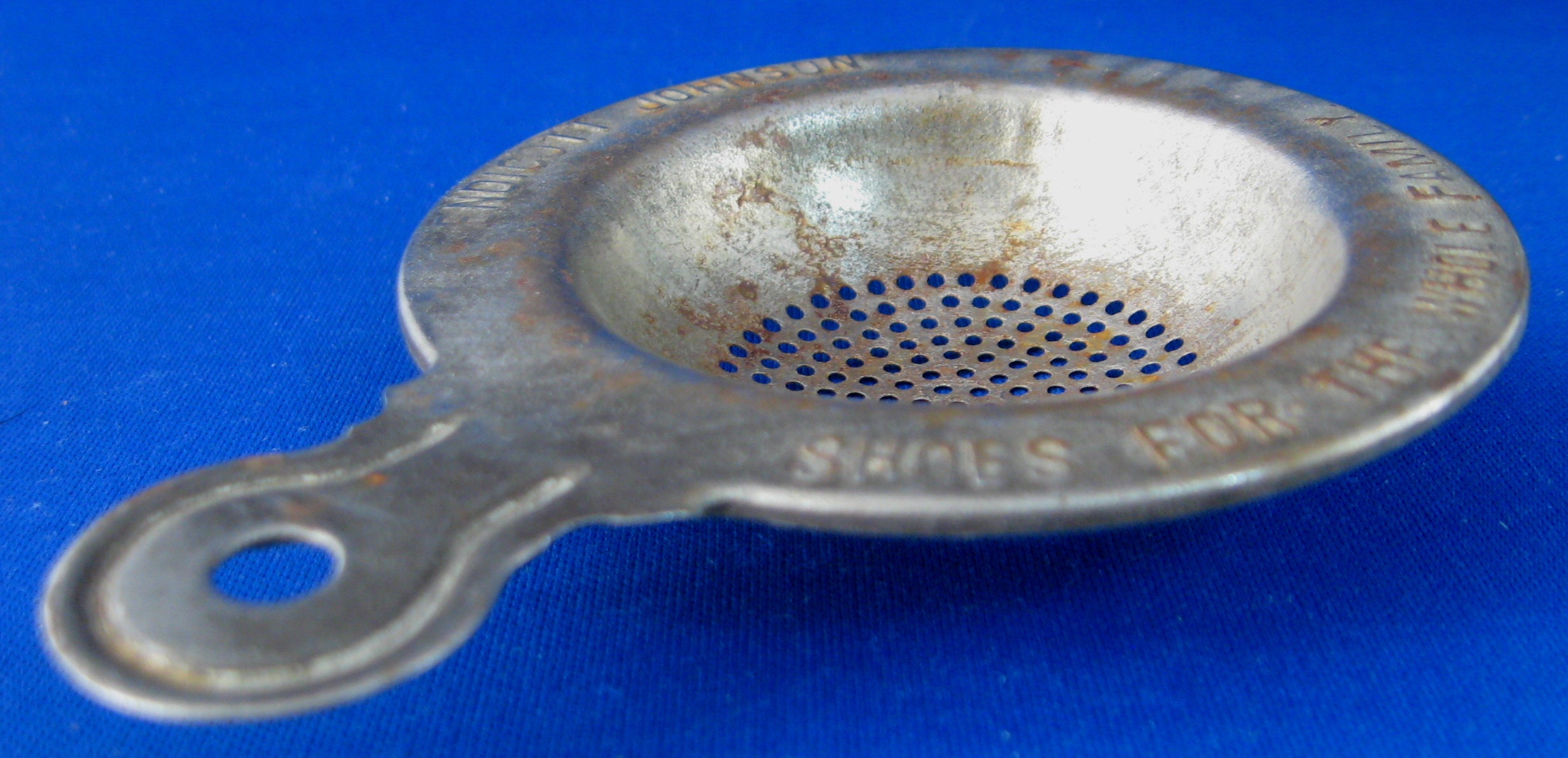 Premium Tea Strainer with Fine Mesh - Tea Leaf Catcher for Loose Leaf Tea | Vintage Style Over-the-Cup Tea Infuser | Perfect for Home, Office & Tea Ceremonies