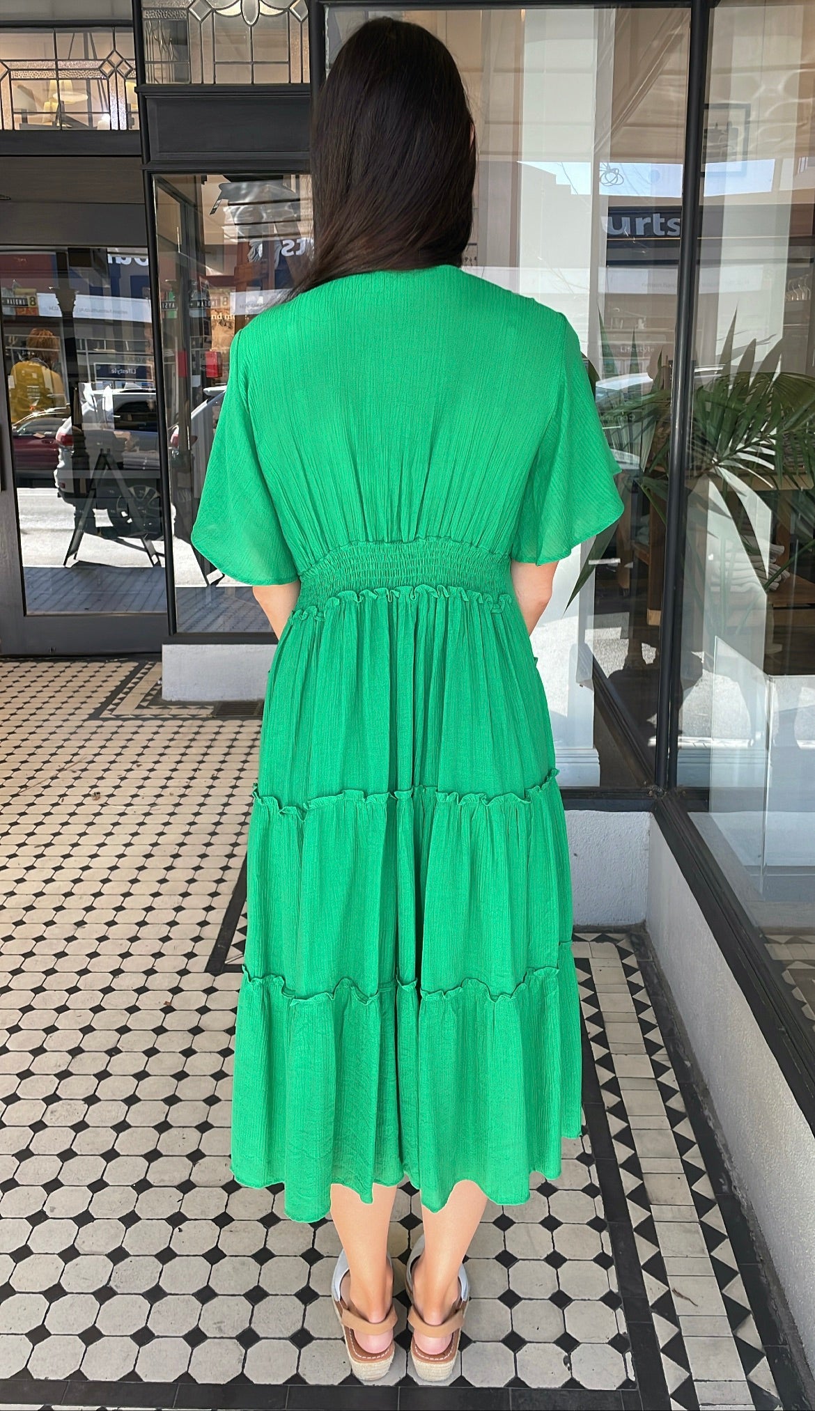Val Textured Tiered Midi Dress in Kelly Green - Flowy Summer Dress for Women, Perfect for Weddings, Parties & Date Nights