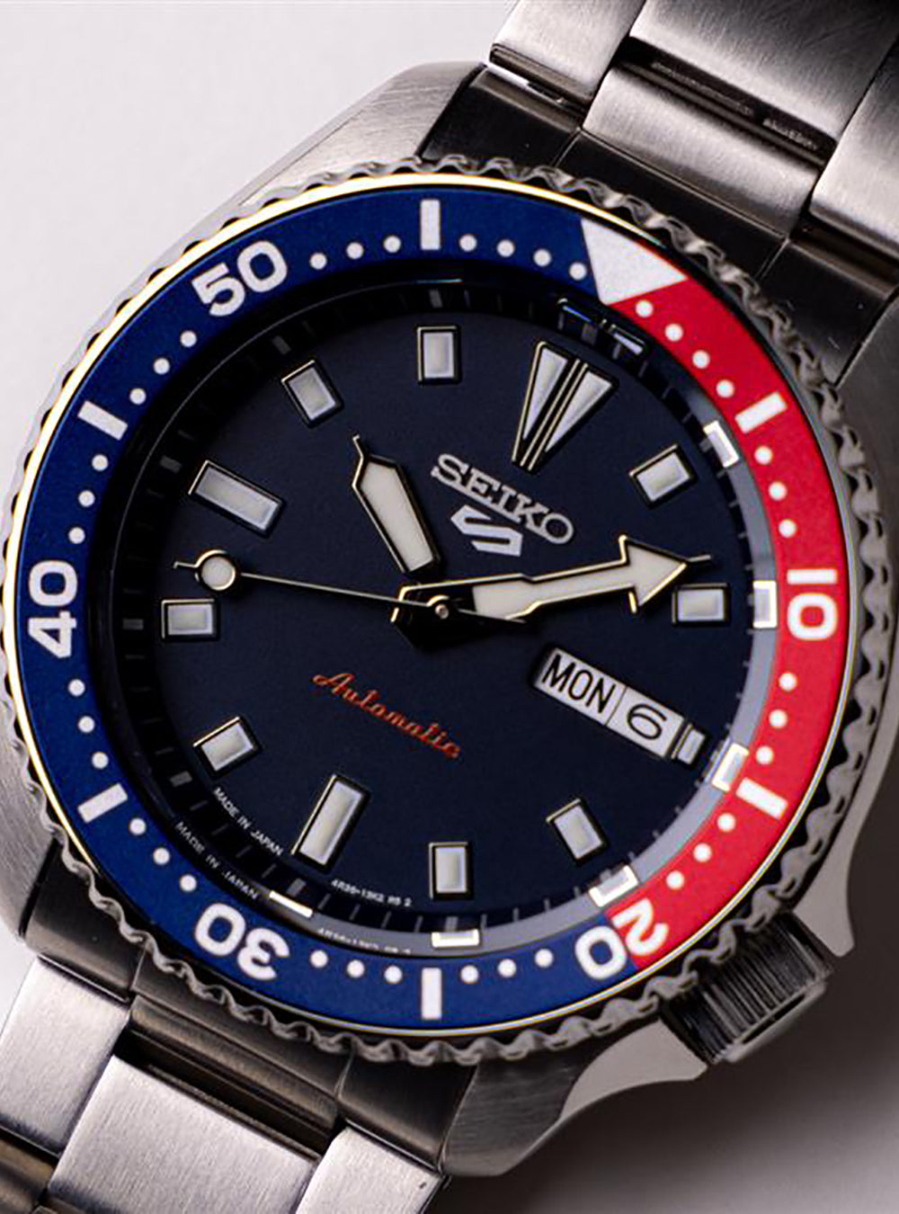 SEIKO 5 Sports SKX SBSA267 Automatic Watch - Japan Made JDM Limited Edition | Durable Dive Watch for Men, Perfect for Water Sports & Everyday Wear