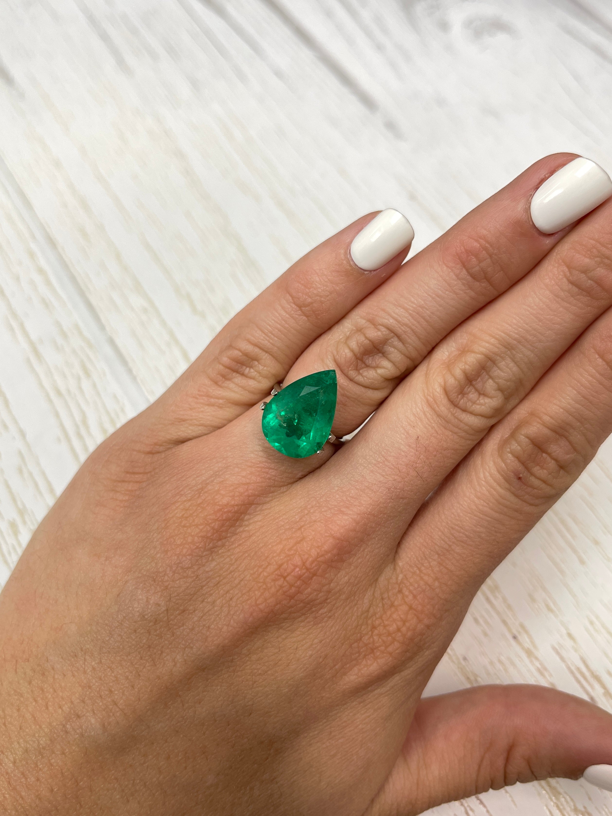 9.40 Carat 17.5x12mm Huge Natural Colombian Emerald Pear Cut Loose Gemstone - Fine Quality for Jewelry Making, Engagement Rings & Luxury Gifts
