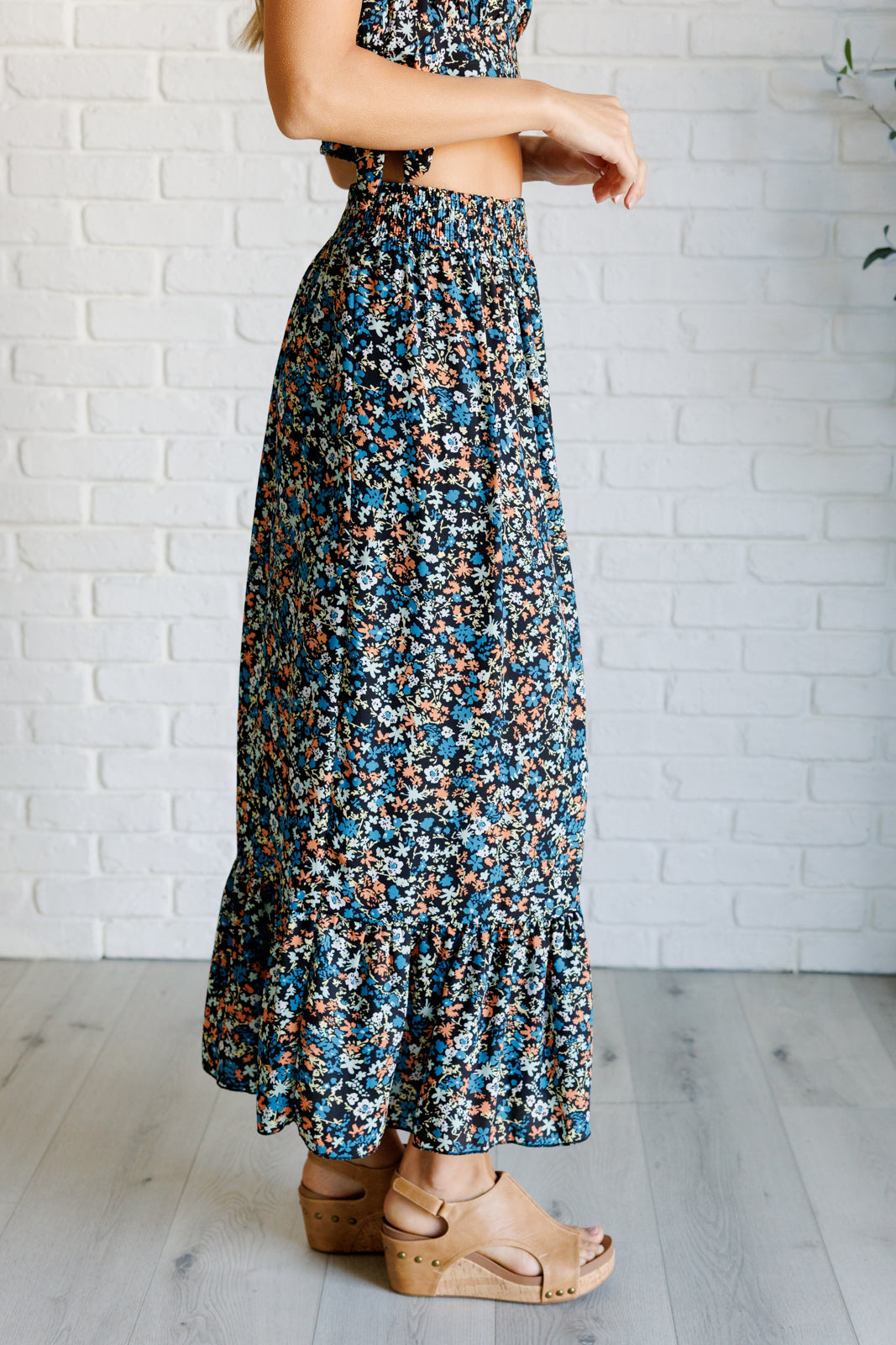 Flutter of Florals V Neck Crop and Skirt Set - Women's Floral Print Two Piece Outfit for Spring Summer | Perfect for Beach Vacations, Date Nights & Outdoor Parties