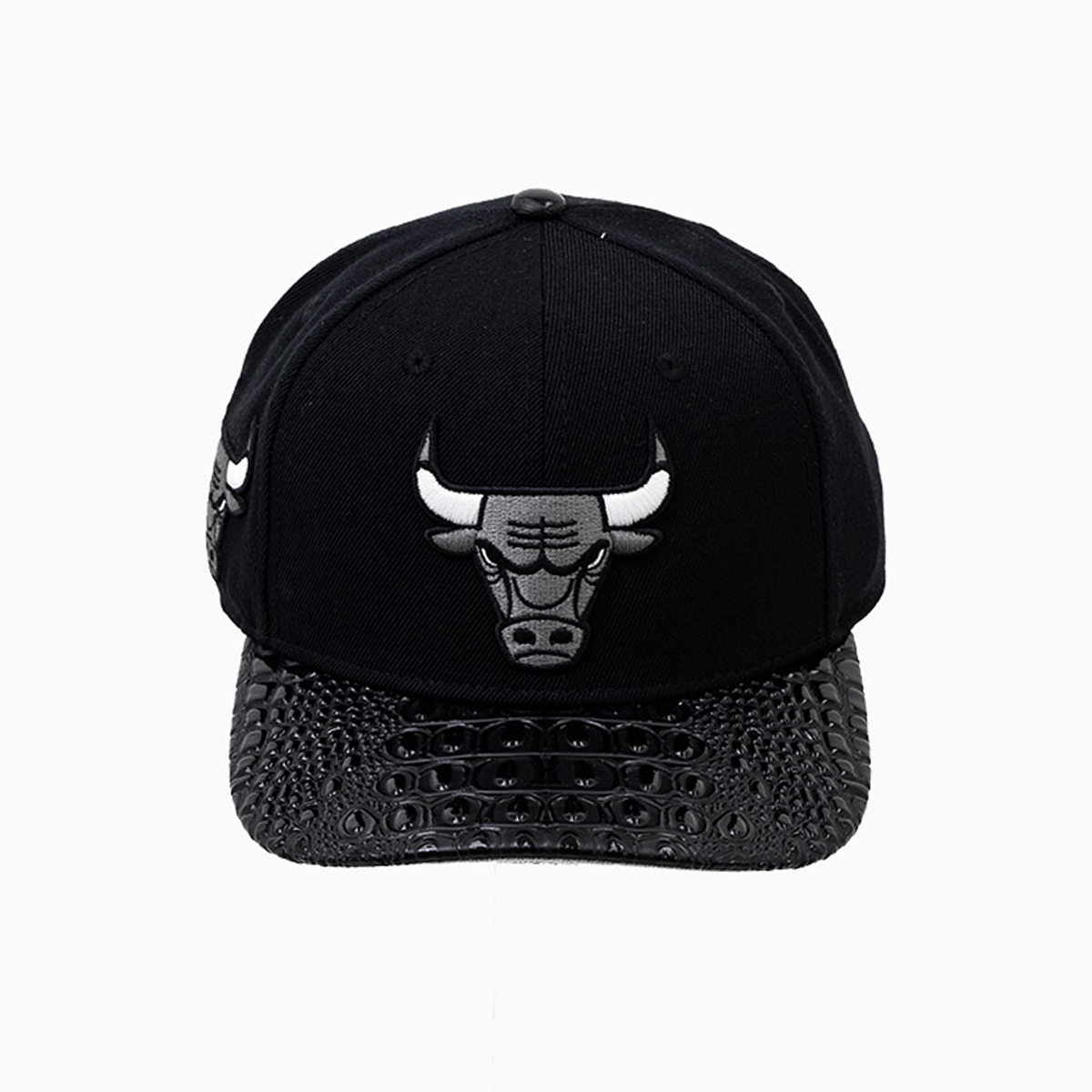 Chicago Bulls NBA Leather Visor Snapback Hat - Adjustable Basketball Cap for Men & Women - Perfect for Games, Streetwear & Sports Fan Fashion