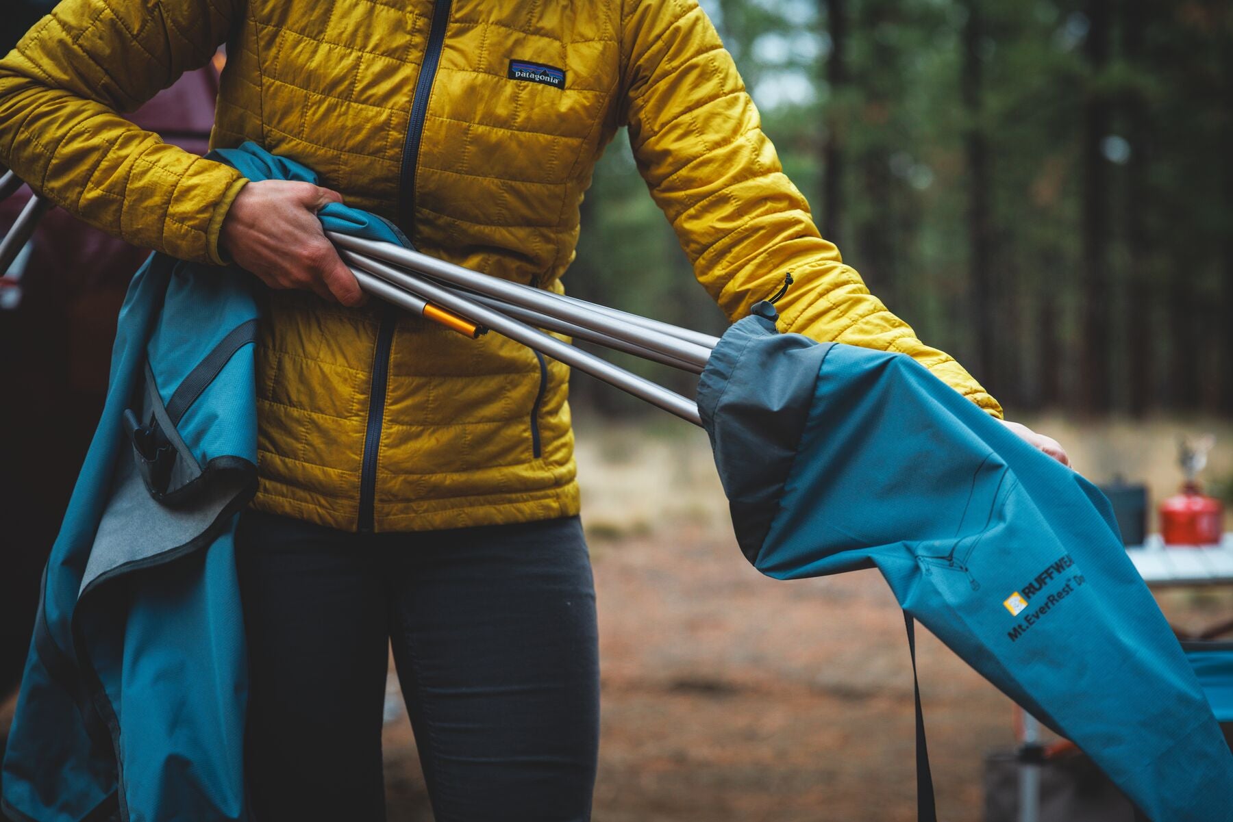Portable & Lightweight Elevated Dog Bed - Mt. EverRest™ by Ruffwear | Perfect for Camping, Travel & Outdoor Adventures with Your Pet