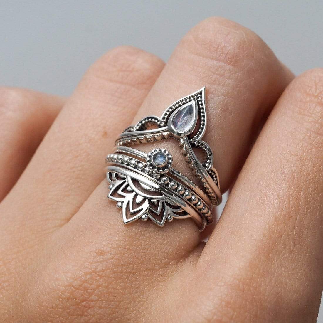 Dainty Beaded Flower Moonstone Ring - Elegant Silver Jewelry for Women, Handmade Boho Chic Ring for Everyday Wear, Perfect Gift for Birthday, Anniversary & Special Occasions