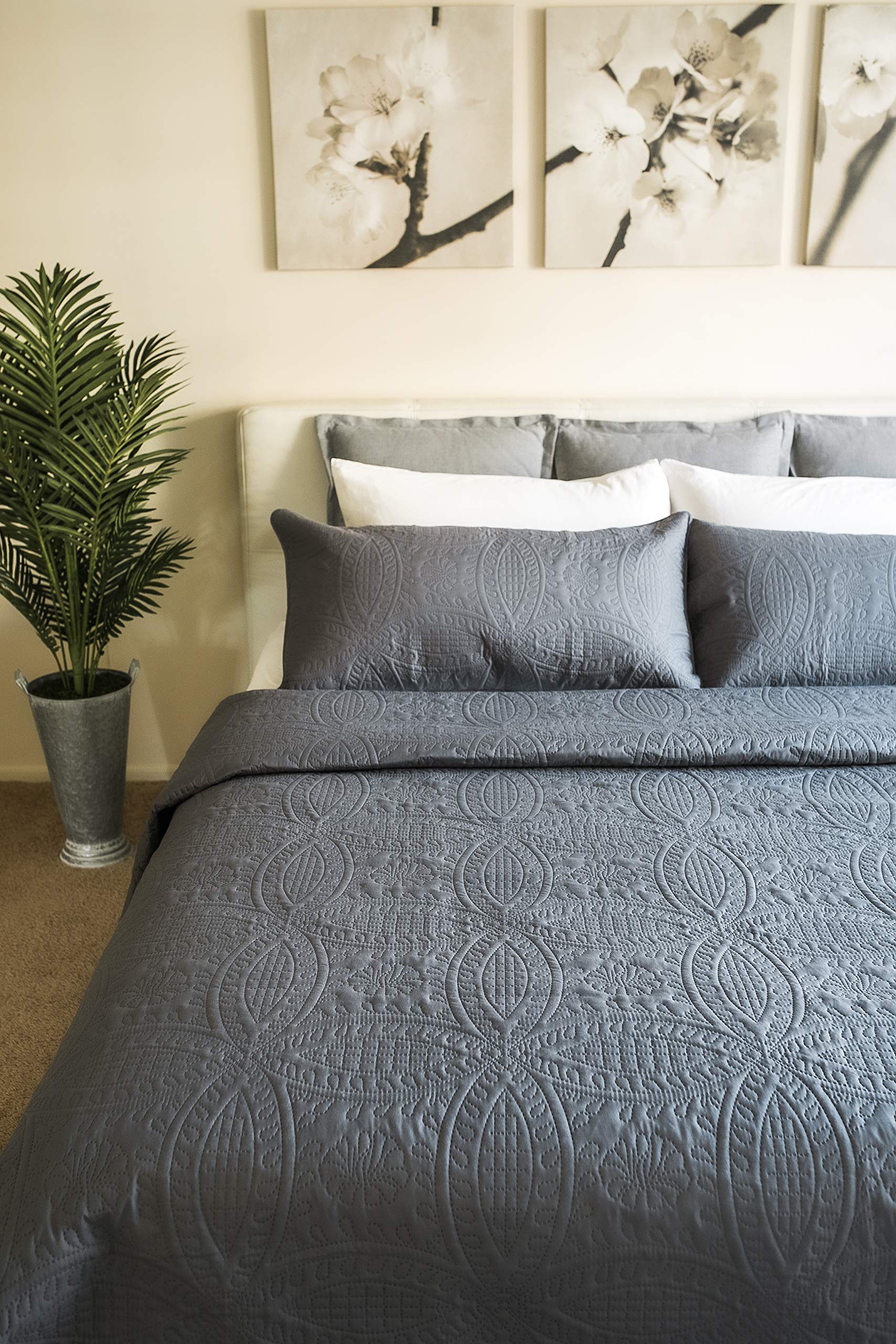 Luxury Mezzati Gray Bedspread Coverlet Set - Prestige Collection Brushed Microfiber 3-Piece Quilt (King/Cal King) for Bedroom Decor | Soft Comforter Bedding Cover Perfect for Master Bedroom, Guest Room & Hotel Style Makeover