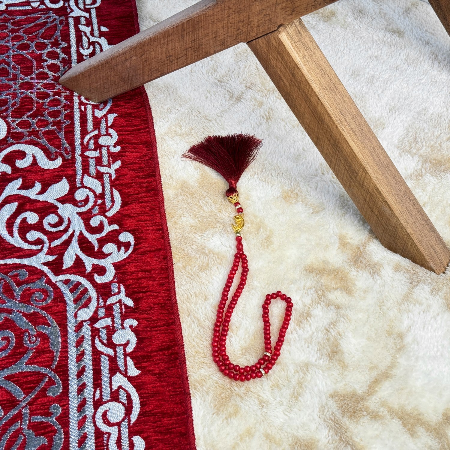 Premium Red Prayer Mat and Tasbih Beads Set - Islamic Prayer Rug with Non-Slip Backing, Perfect for Daily Salah, Eid Gifts & Home Decor