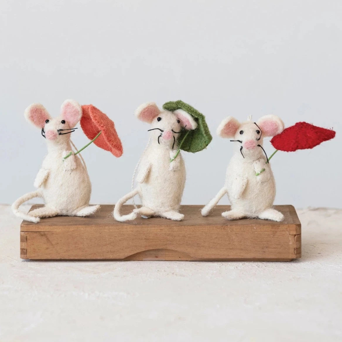 Handmade Wool Felt Mouse Ornament with Umbrella - Christmas Tree Decoration, Holiday Home Decor, Gift for Collectors & Animal Lovers
