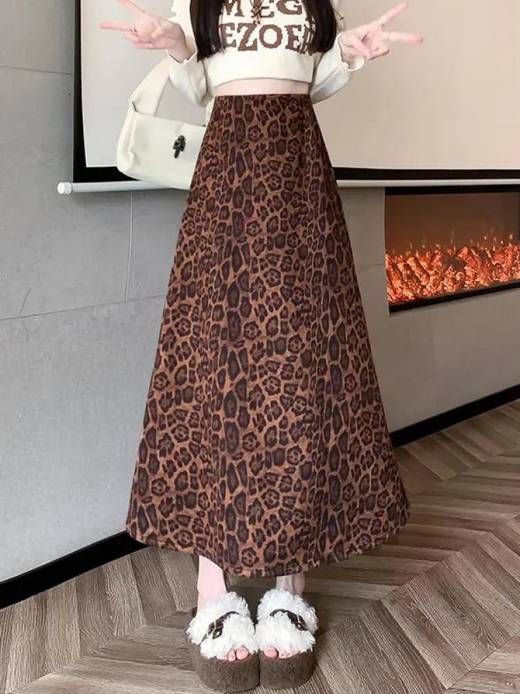 Women's Leopard Print Velvet High Waist Long Skirt - Winter Elegant Vintage French Fashion Maxi Skirt for Party, Streetwear & Boho Style Outfits