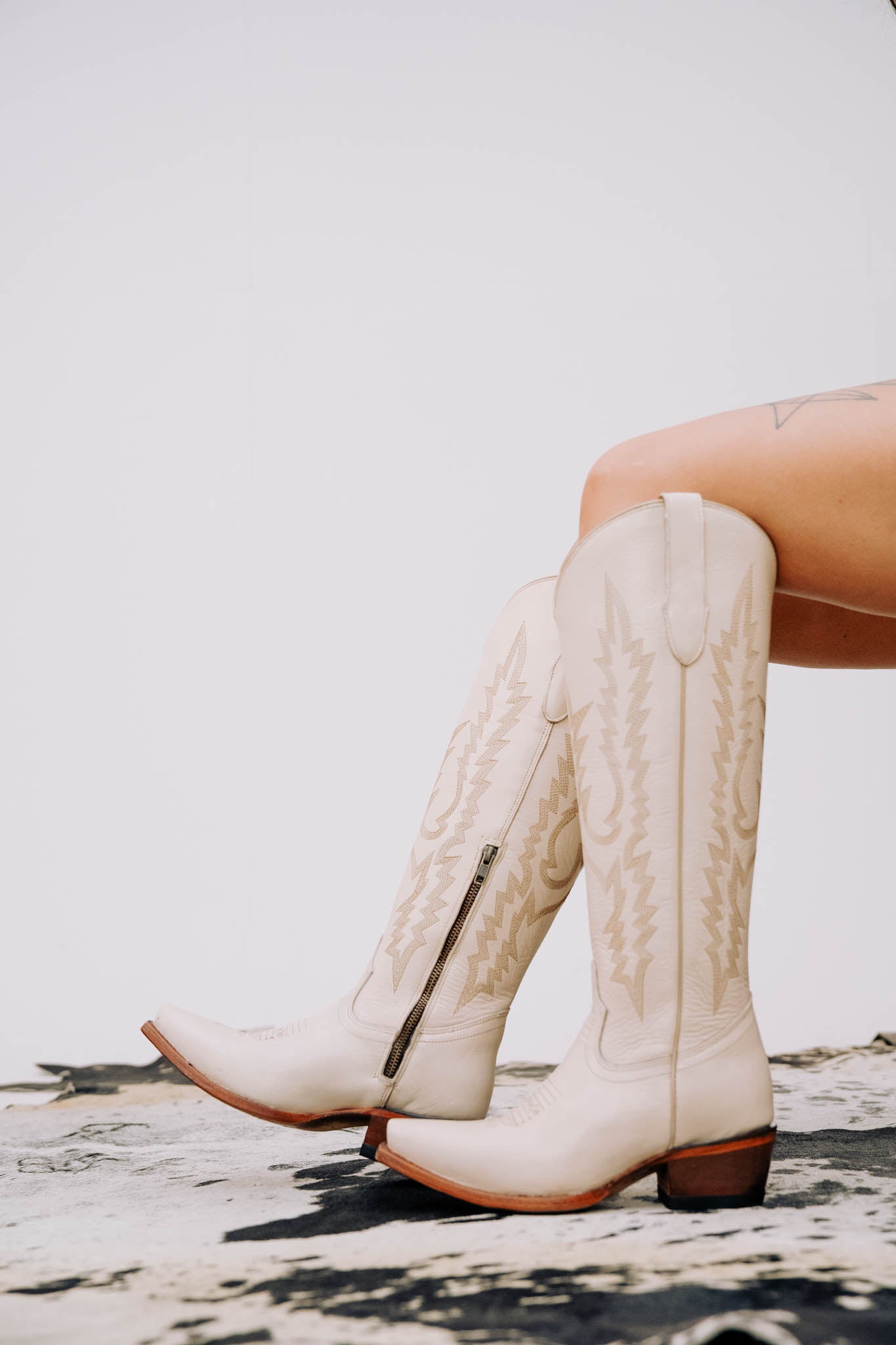 Scarlett Women's Tall Snip Toe Cowgirl Boots - Western Riding Boots for Country Dancing, Rodeo & Fashion Outfits