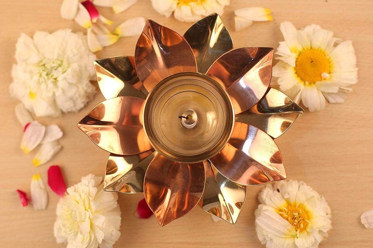 Antique Brass Lotus Oil Lamp for Hindu Puja - Handcrafted Kamal Diya for Home Temple Decor (2-Pack, Gold Finish, 8.9x8.8x6.3cm) - Perfect for Diwali, Wedding Gifts & Spiritual Ceremonies