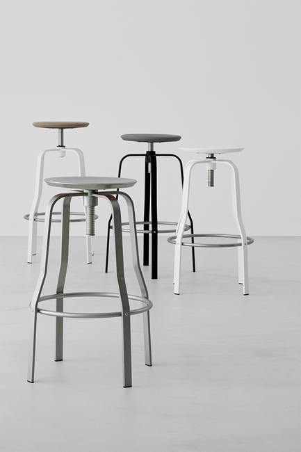 Giro S106 Modern Bar Stool by Lapalma - Adjustable Height Swivel Stool for Kitchen Island, Breakfast Bar & Home Office