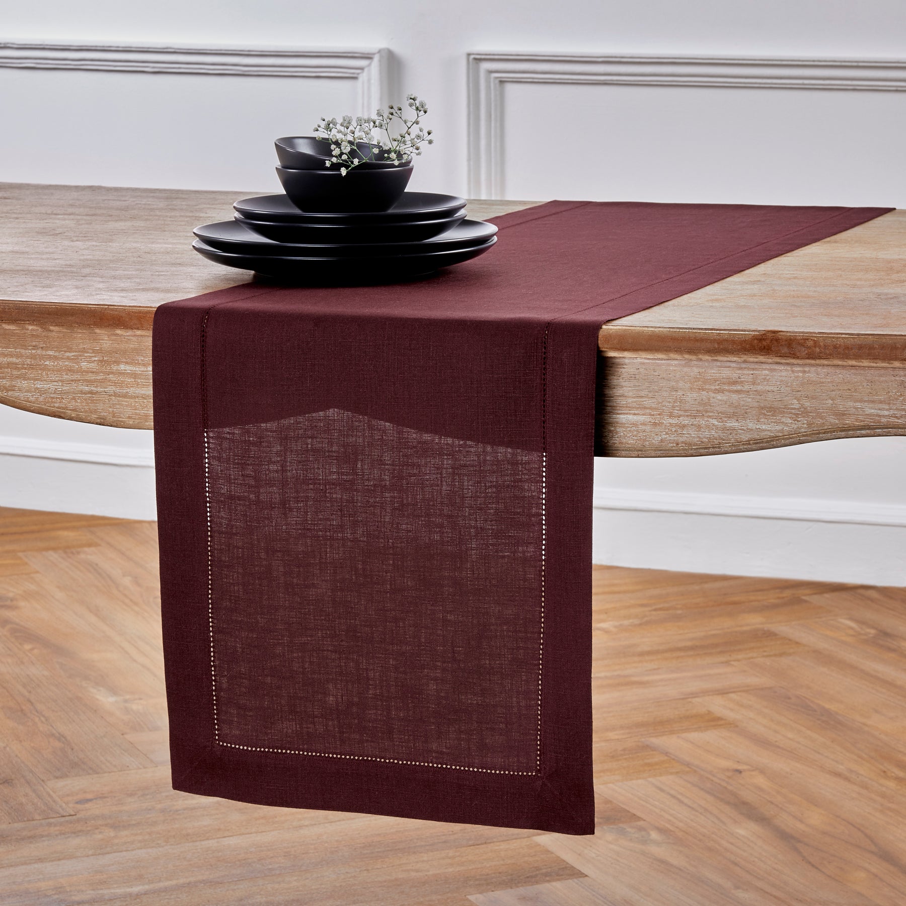 Elegant Classic Hemstitch Table Runner - Premium Linen Dining Decor for Weddings, Parties & Home Decor