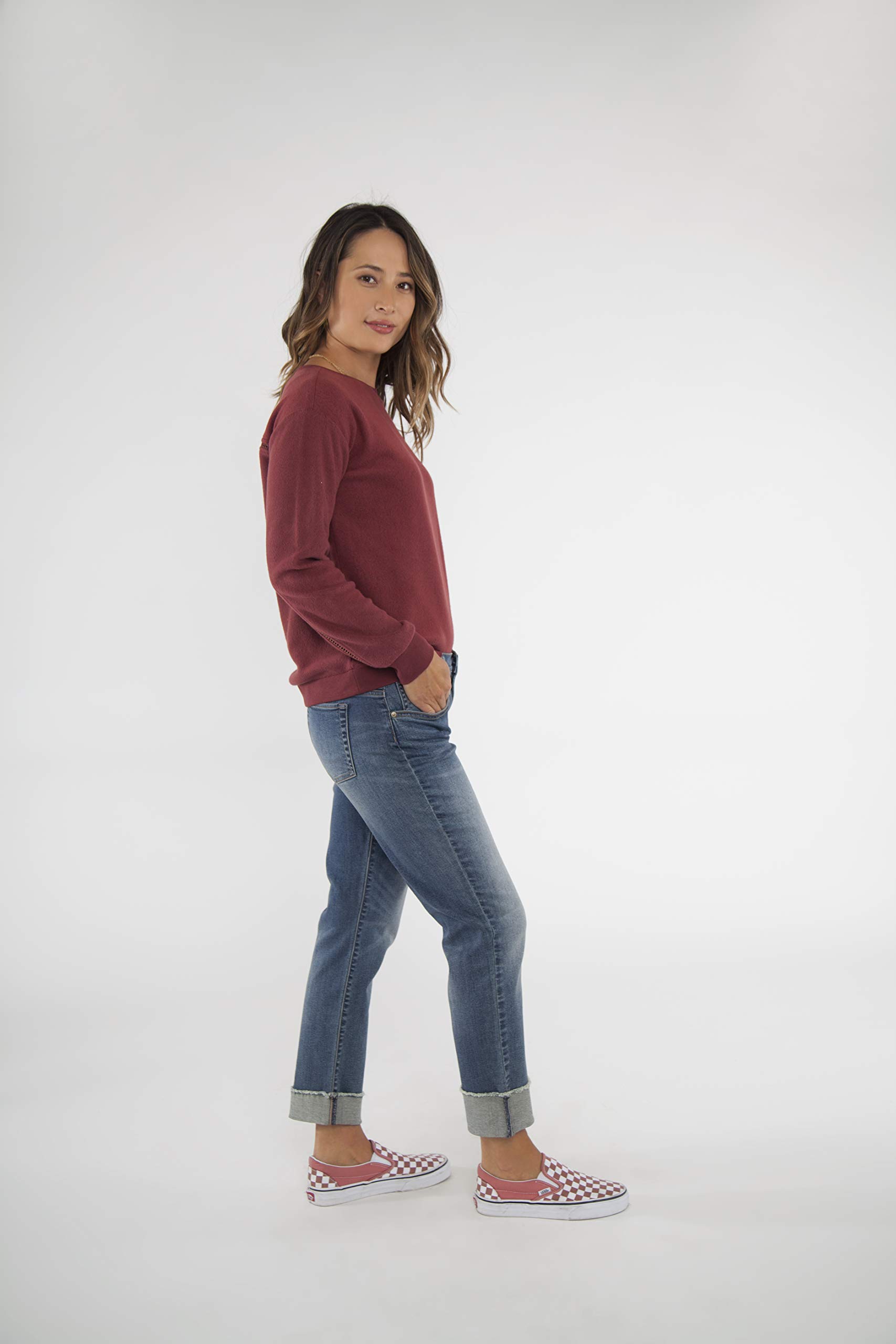 Carve Designs Carson Boyfriend Jeans for Women - Mid-Rise Relaxed Fit Denim Pants | Comfortable Casual Wear for Everyday Outfits & Weekend Style