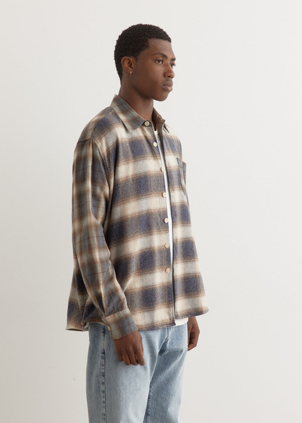 Men's Casual Button-Down Shirt M4242AD - Comfortable & Stylish for Office, Travel & Everyday Wear