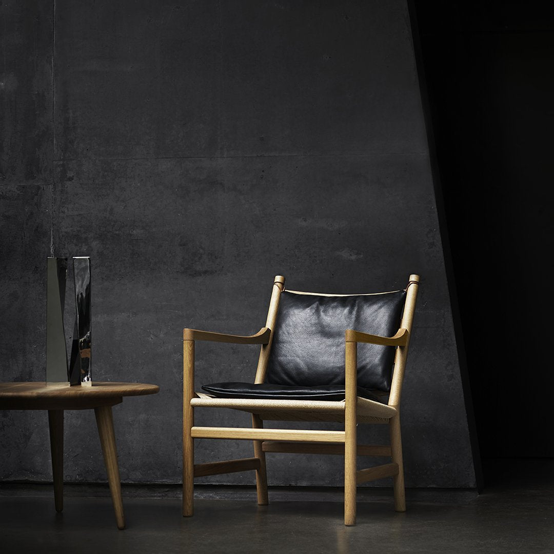 CH44 Ladderback Chair - Solid Wood Dining Chair with Comfortable Cushion Seat - Perfect for Kitchen, Dining Room, and Farmhouse Decor