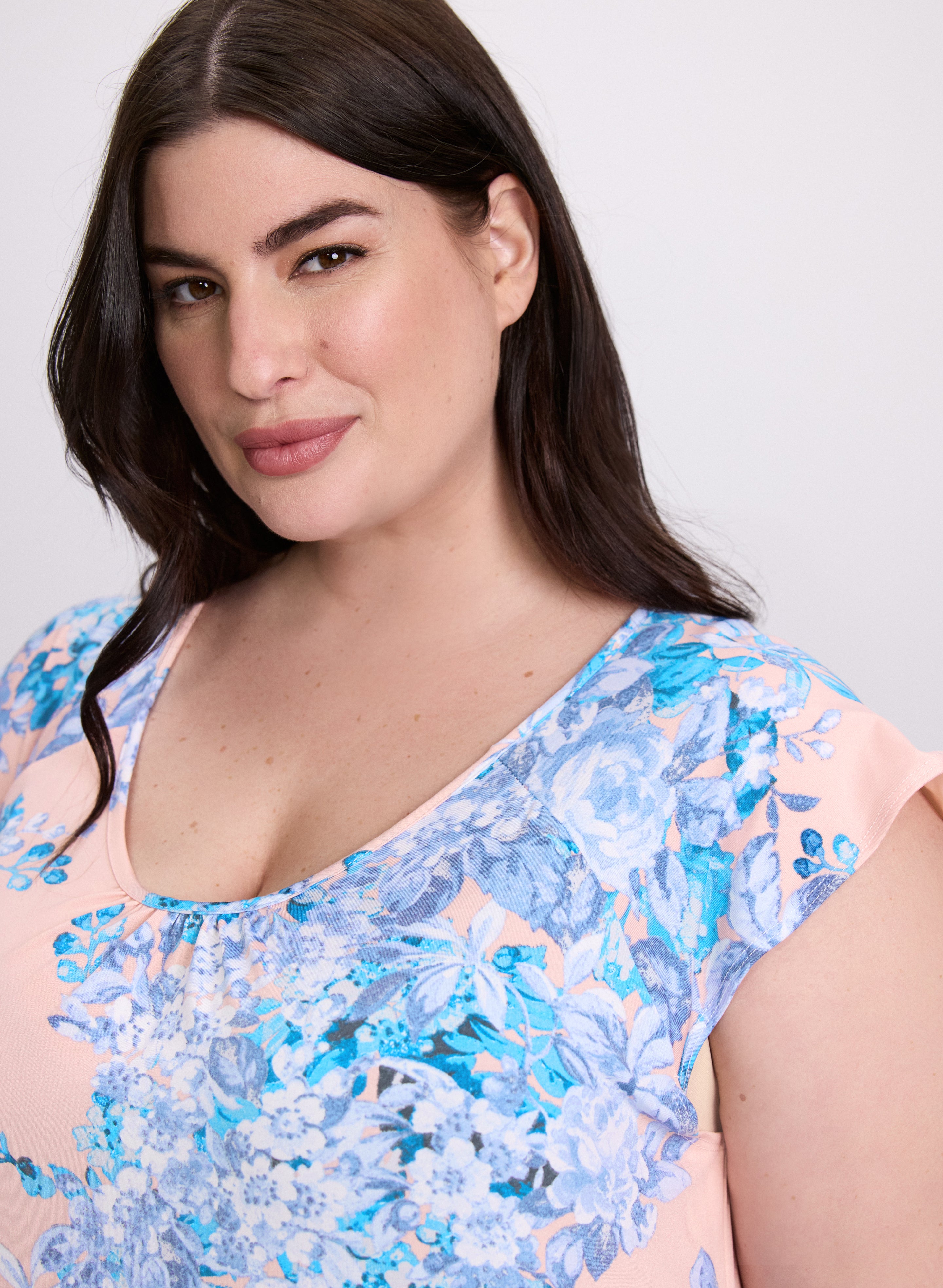 Floral Print Nightgown - Soft & Comfortable Women's Sleepwear for Summer - Perfect for Relaxing at Home or Vacation