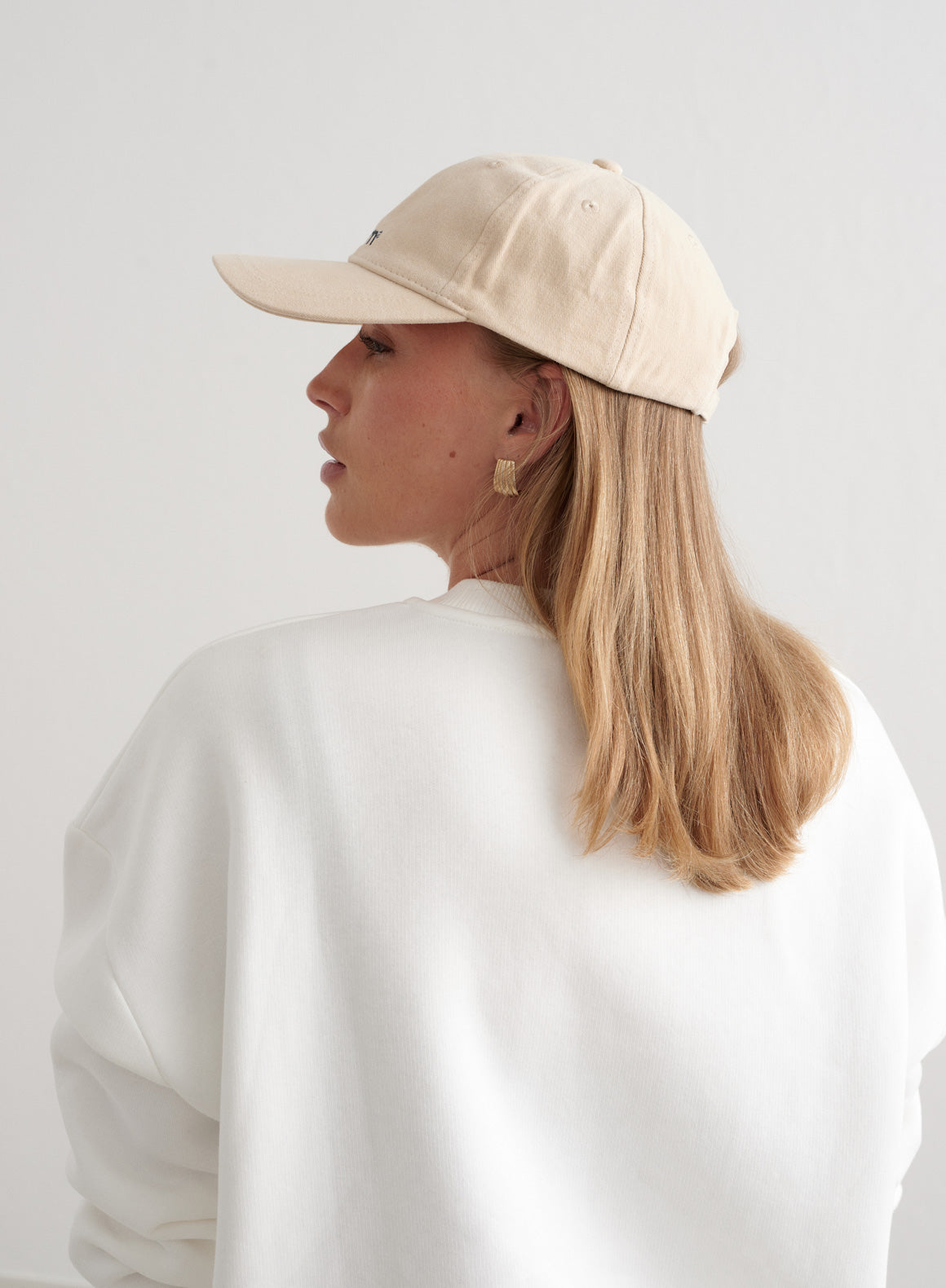 Beige Small Logo Baseball Cap for Men & Women - Adjustable Snapback Hat for Outdoor Sports, Casual Wear & Sun Protection