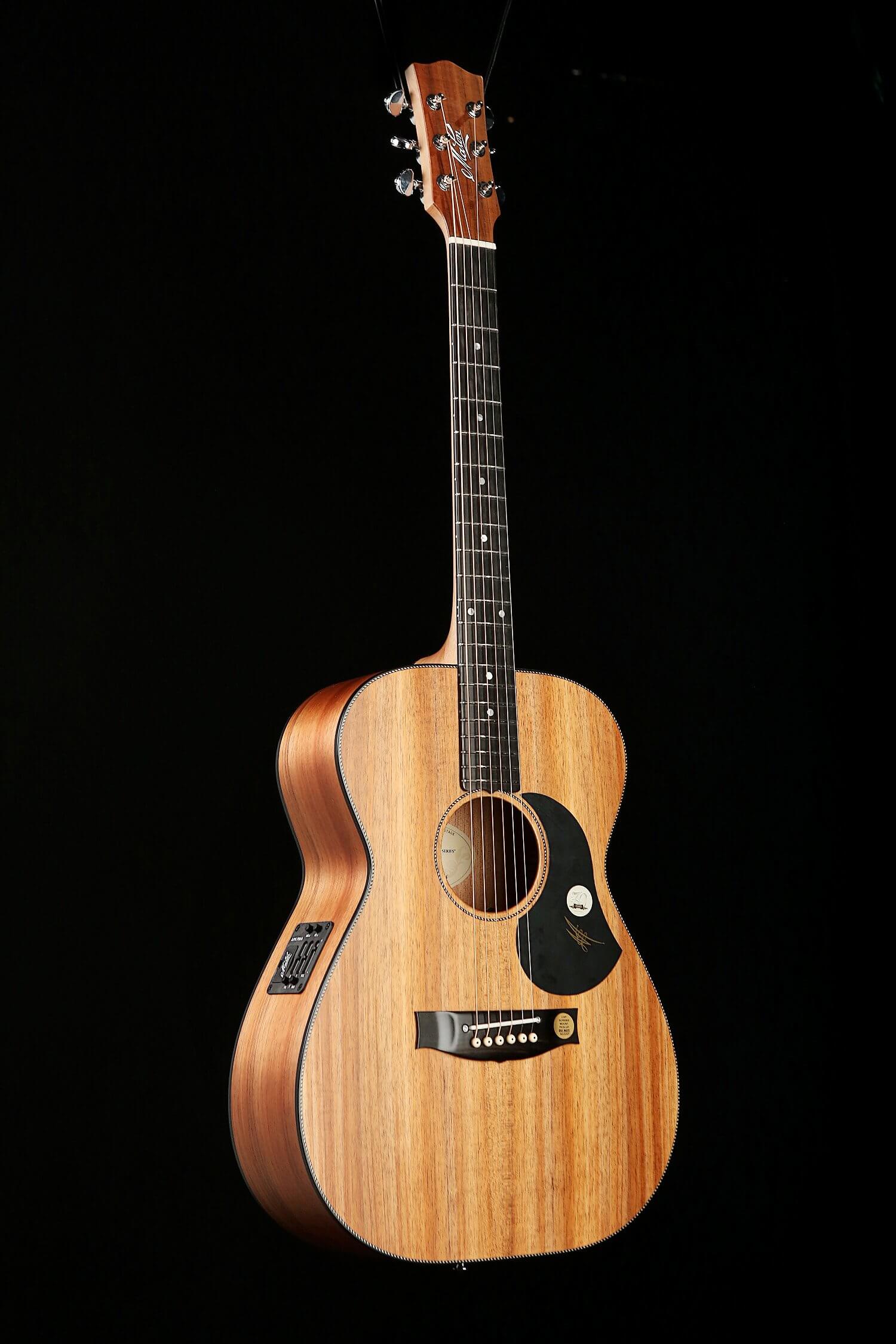 Maton EBW808 Blackwood Acoustic Electric Guitar - Premium Tonewood for Professional Musicians & Performers - Perfect for Stage, Studio & Live Performances