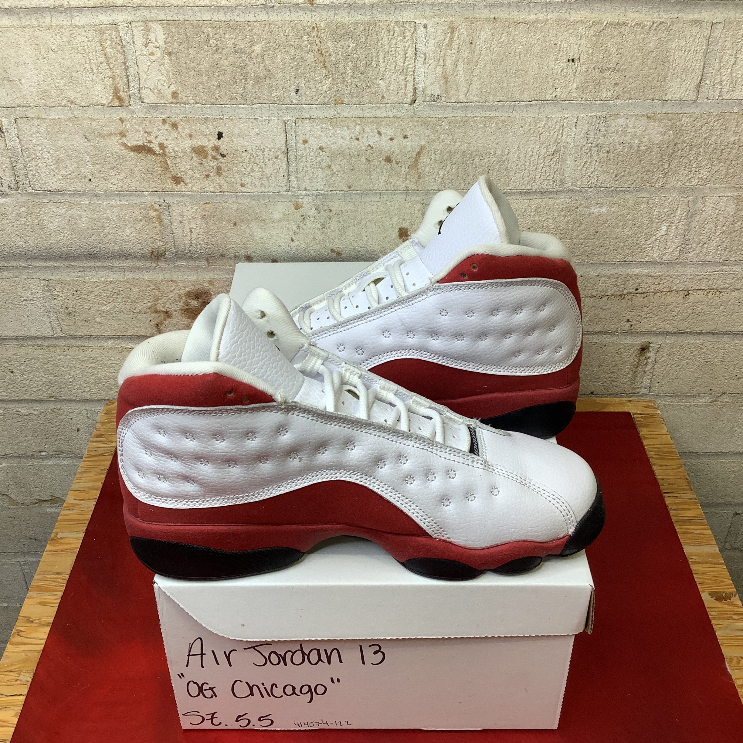 Original Air Jordan 13 Retro 'Chicago' Size 5.5Y - 414574-122 | Men's Basketball Shoes for Court & Streetwear Fashion