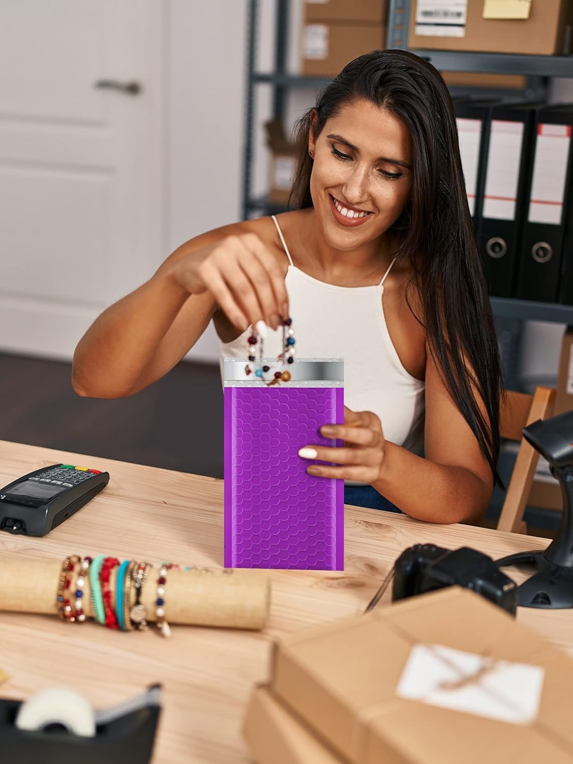 GSSUSA 8.5x12 Inch Large Purple Bubble Mailers - 250 Pack of Self-Sealing Padded Envelopes with Strong Adhesion for Shipping Clothes, Magazines | Perfect for Ecommerce, Small Business Shipping & Online Store Packaging